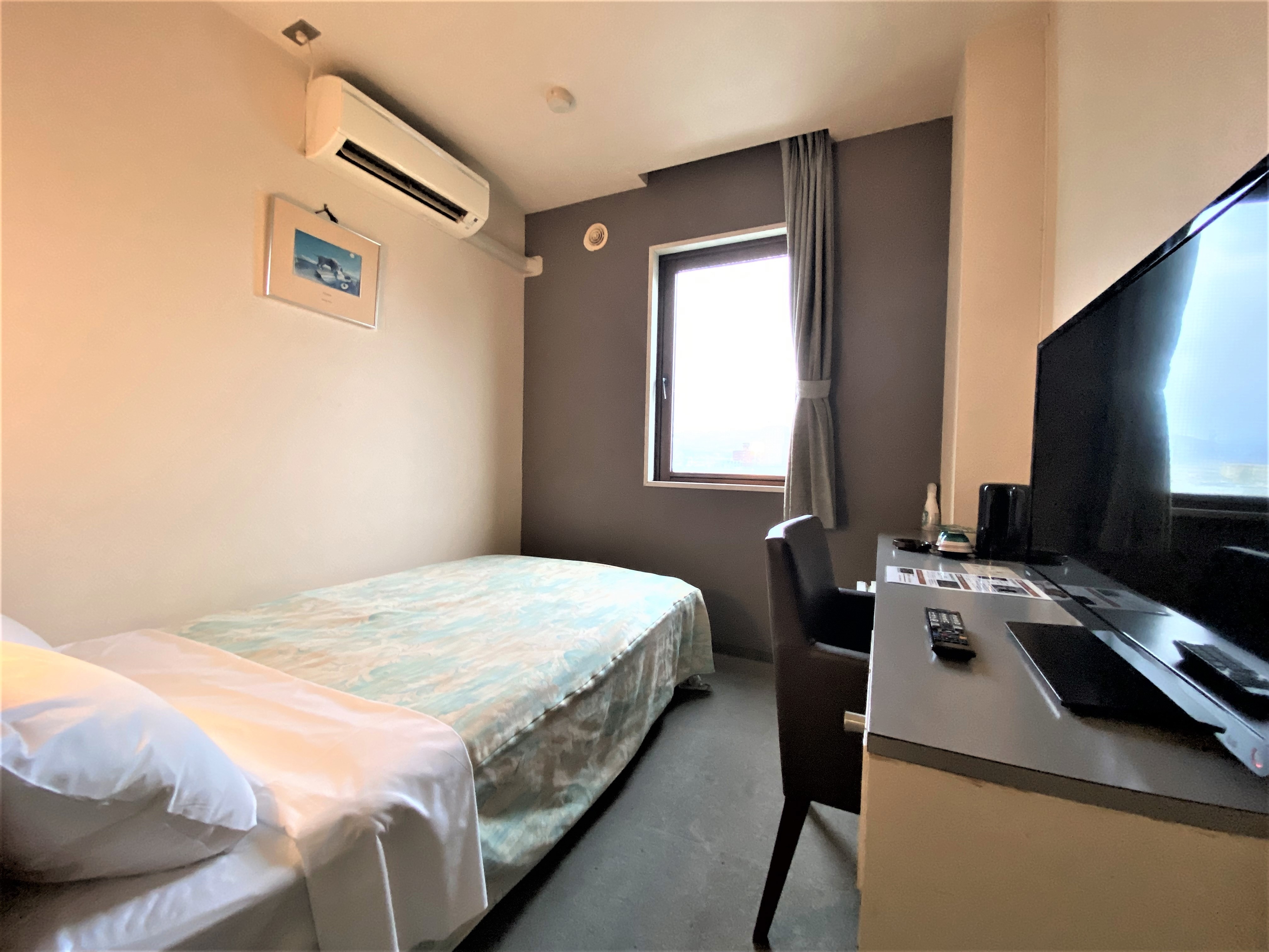 [Smoking] Semi-double Room A