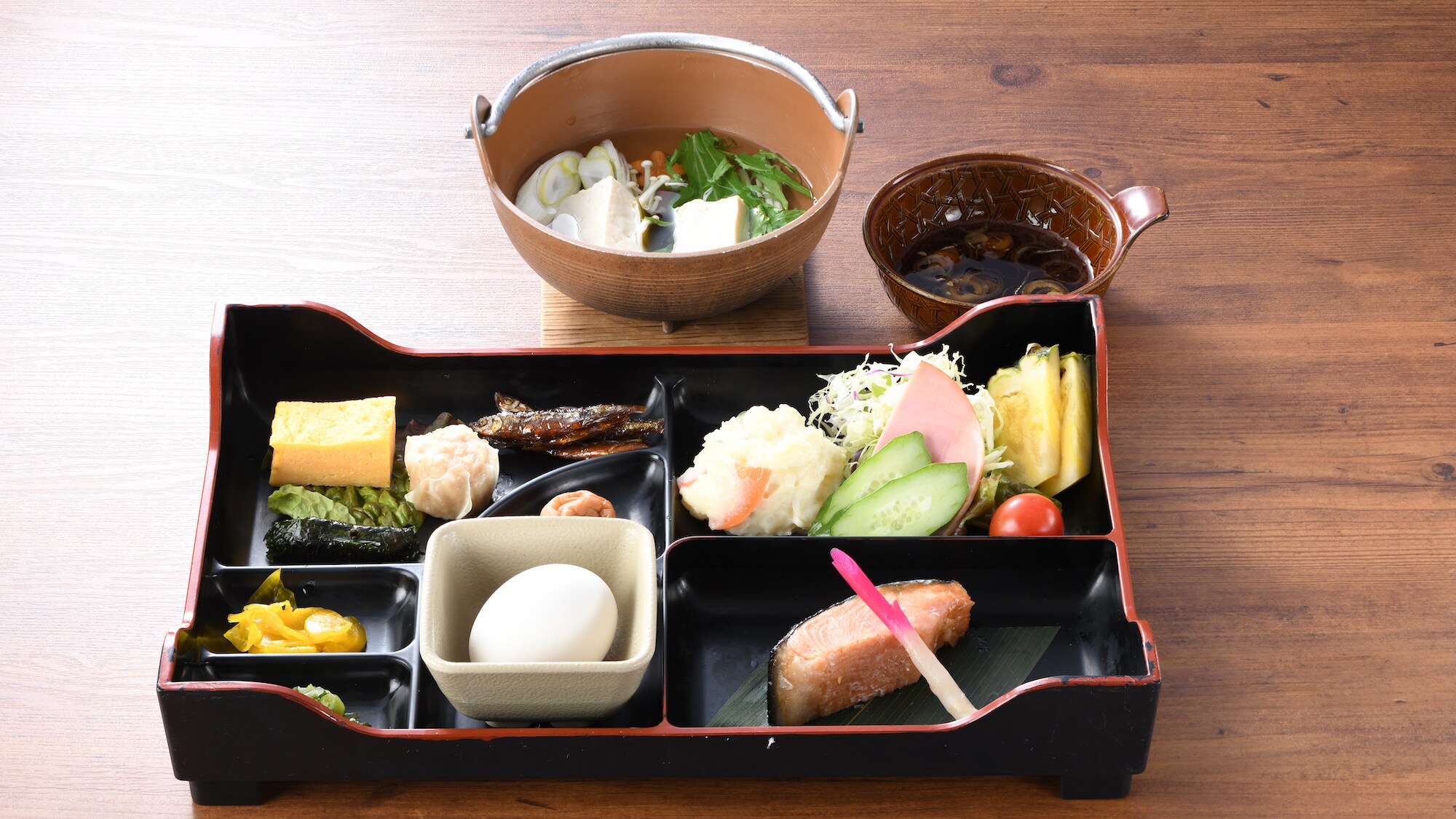 [Breakfast] We will prepare a buffet or a Japanese set meal. *Varies depending on the date. In July 2023,