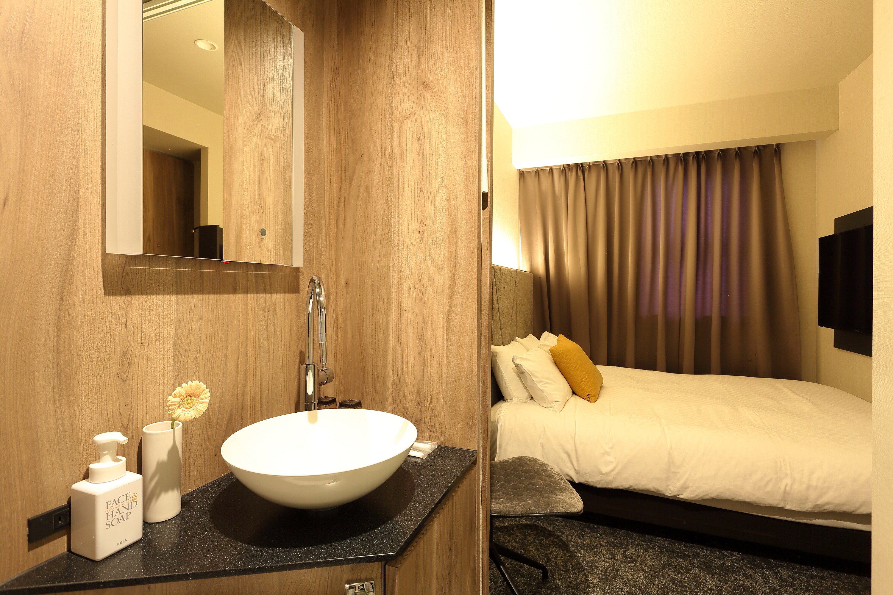Superior Double Room (shower only)