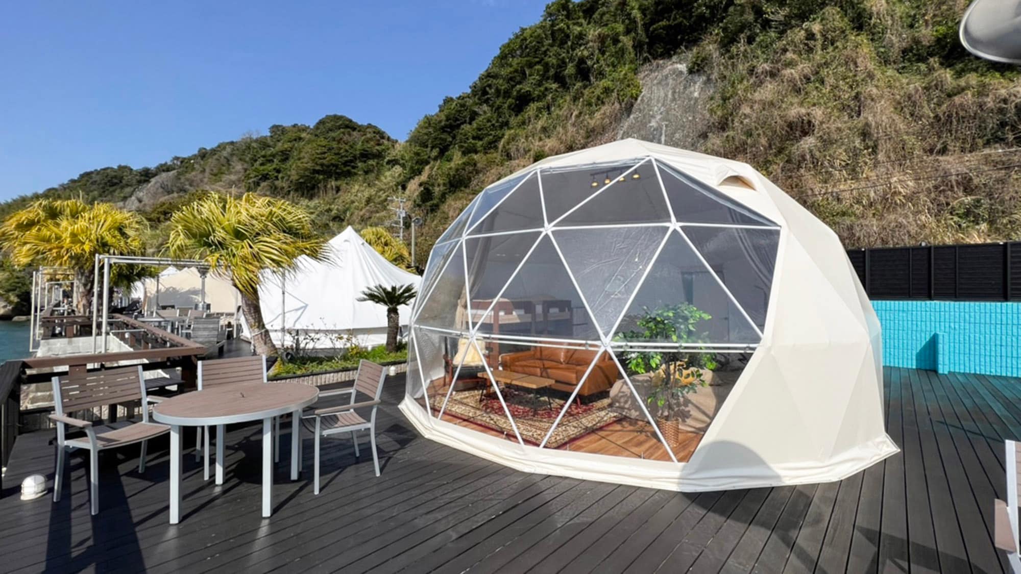 ・[赫爾辛基圓頂帳篷] 您可以隨心所欲地度過時光，在戶外享受日光浴或在帳篷裡休息。