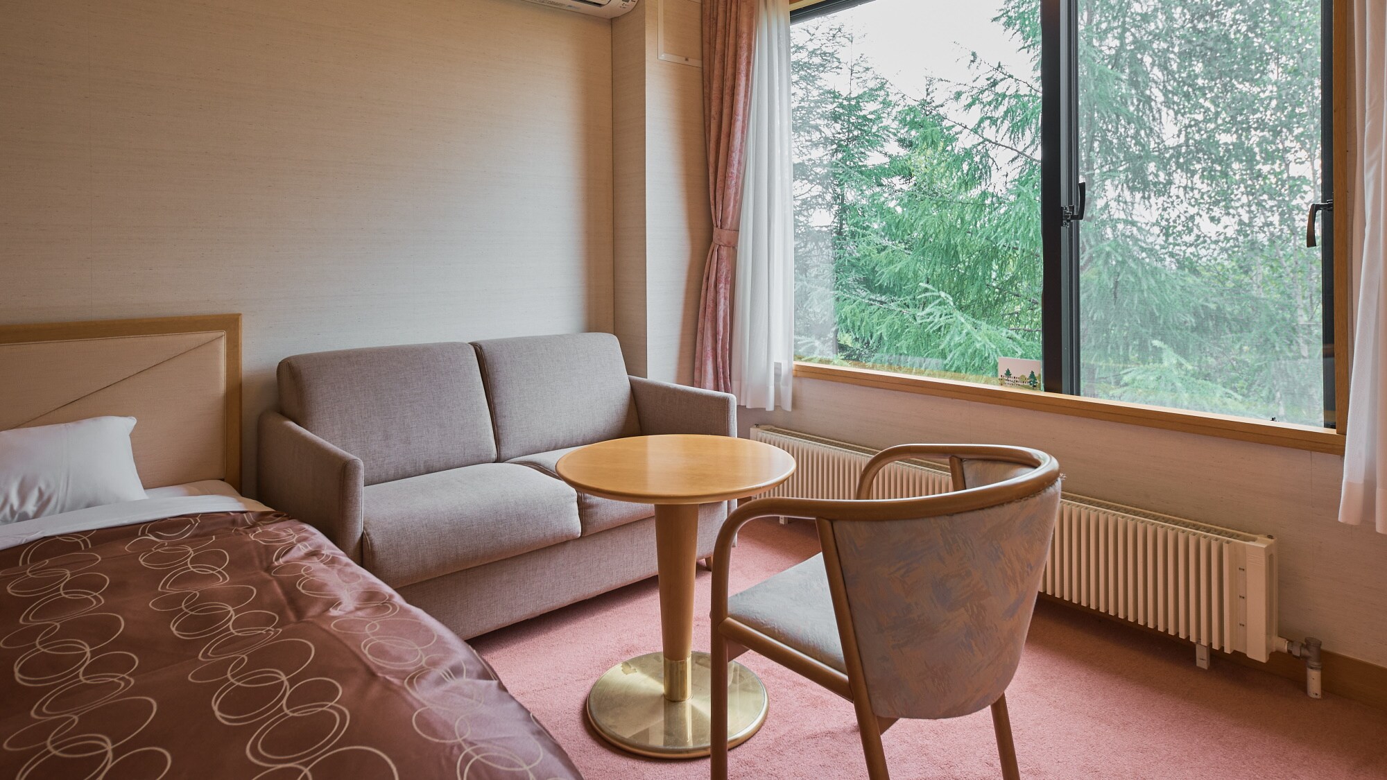 Twin room example |