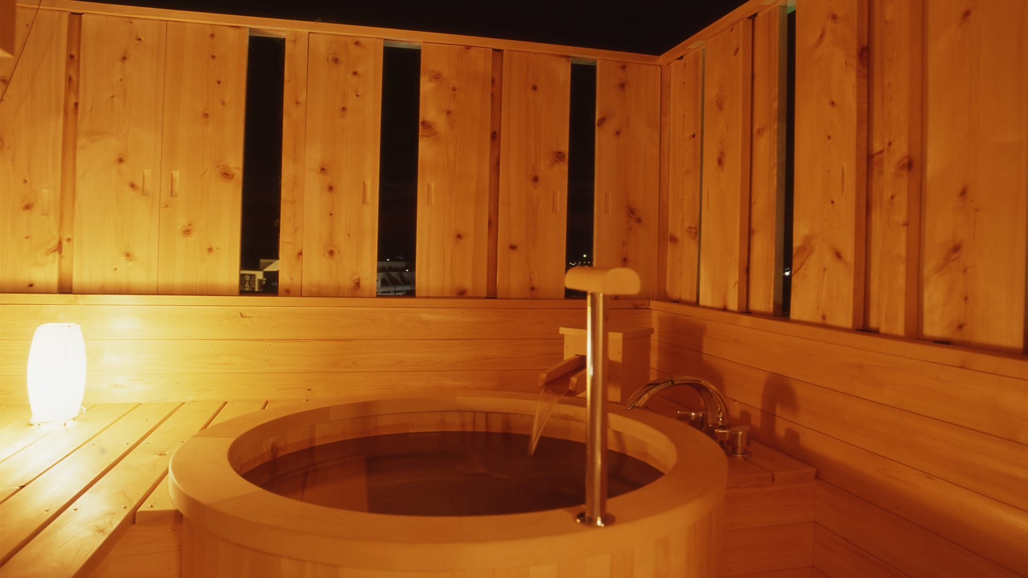 [Kaede no ridge A type] Suite Japanese and Western room with open-air bath Guest room open-air bath (example) * Not a hot spring