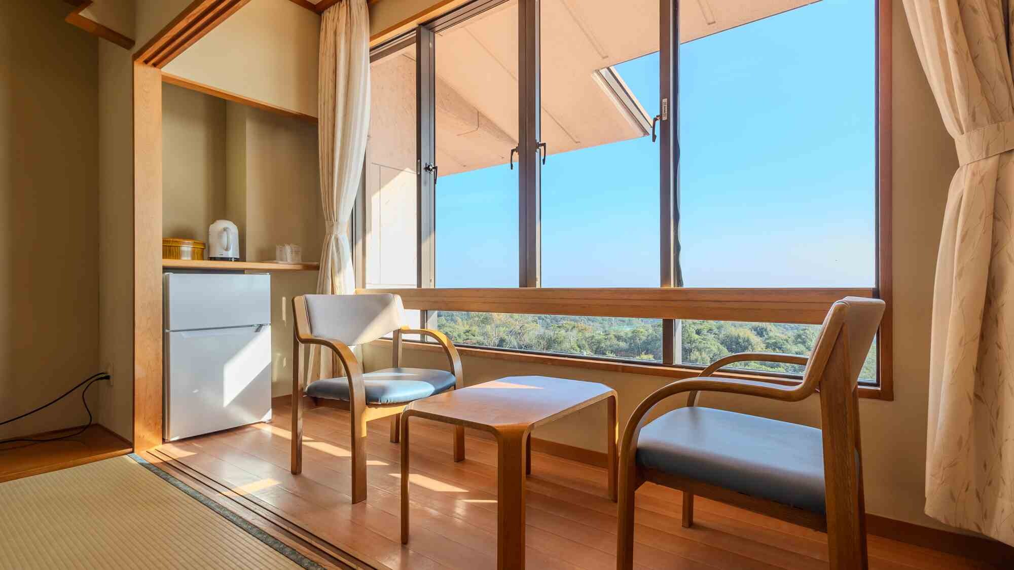 [Main building] Japanese-style room 10 tatami mats, window side 2