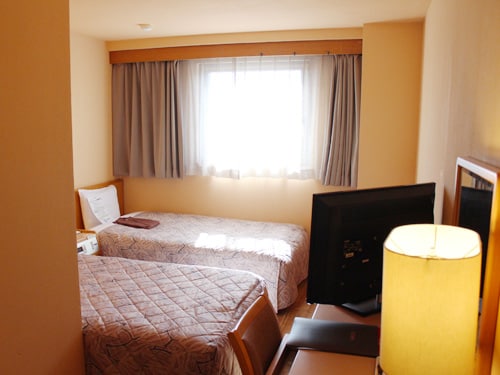 Twin room entrance