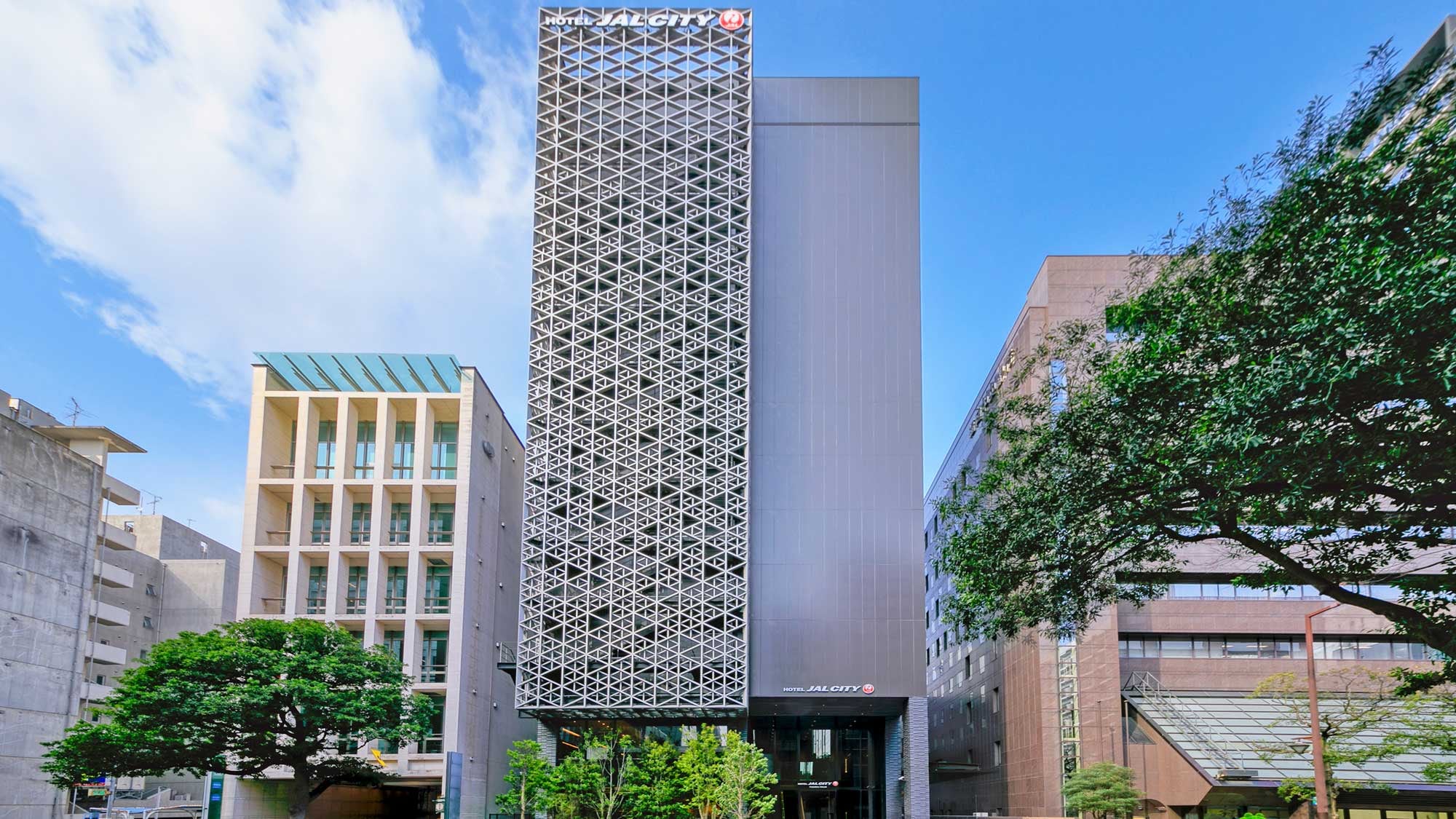 [Exterior] Excellent access to Fukuoka Airport, Hakata Station, and event venues in the Bay Area