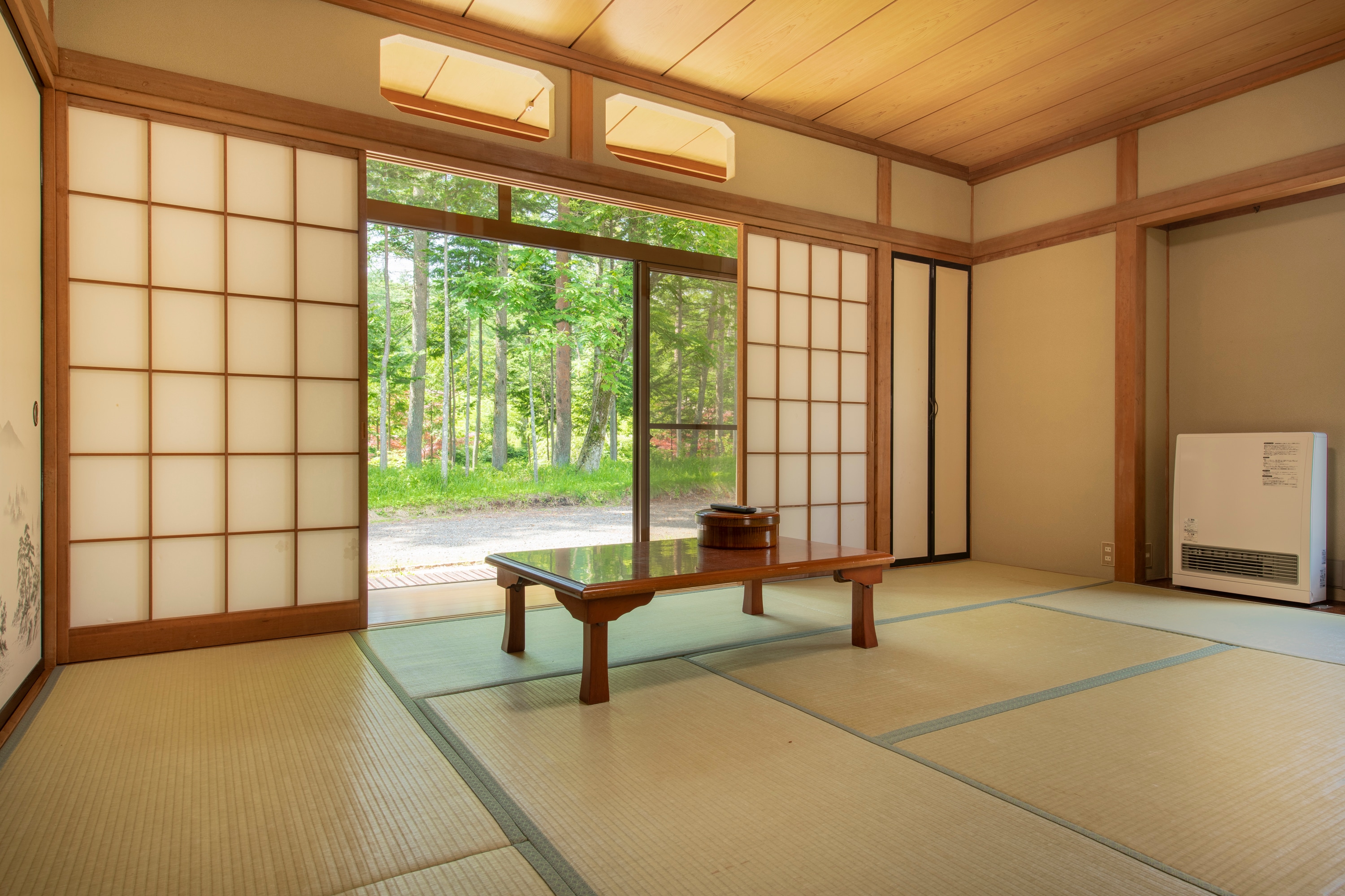 [Non-smoking] Japanese-style room 8 tatami mats for 1-3 people (shared bath and toilet)