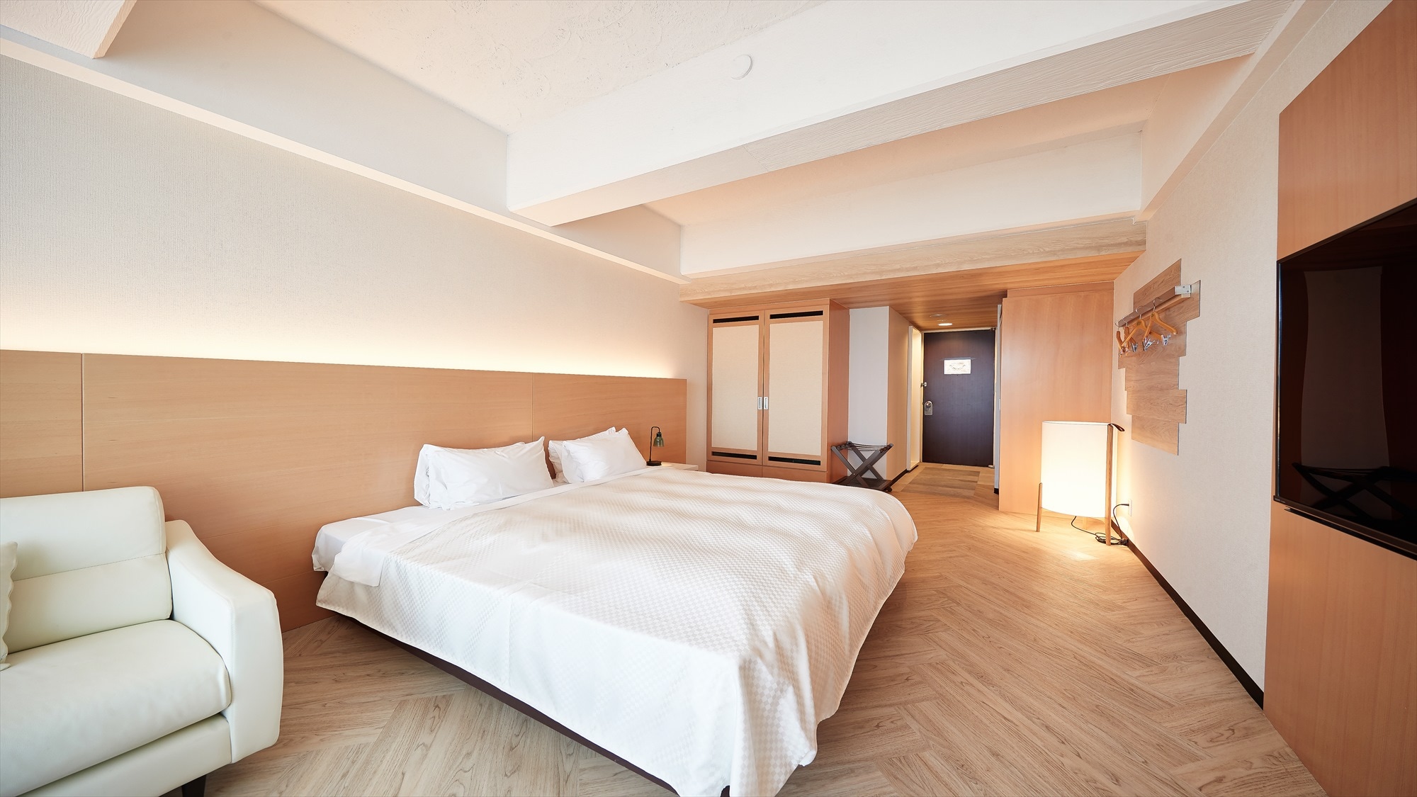 It is a calm room with gentle colors