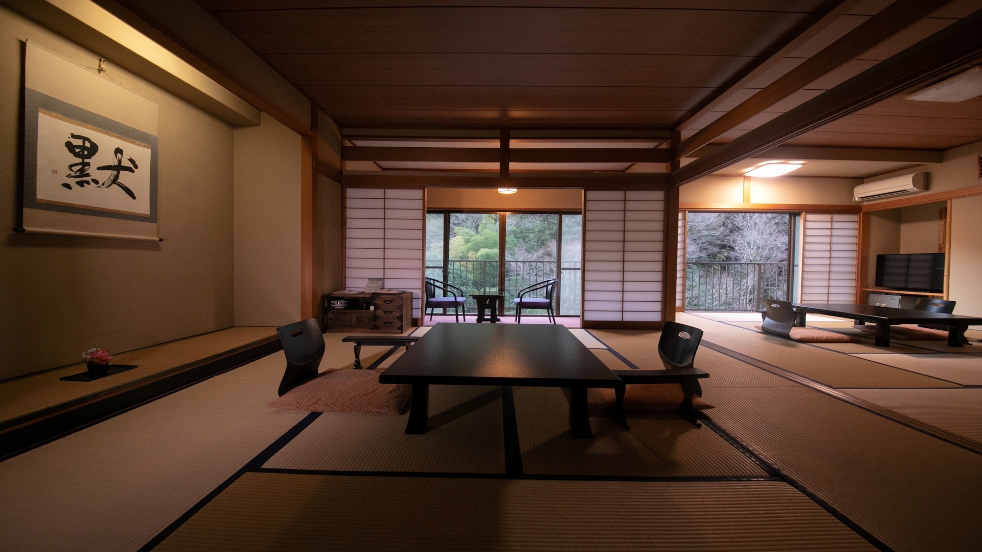 [River side deluxe room] 10 tatami mats + 10 tatami mats + wide rim, scenic guest room