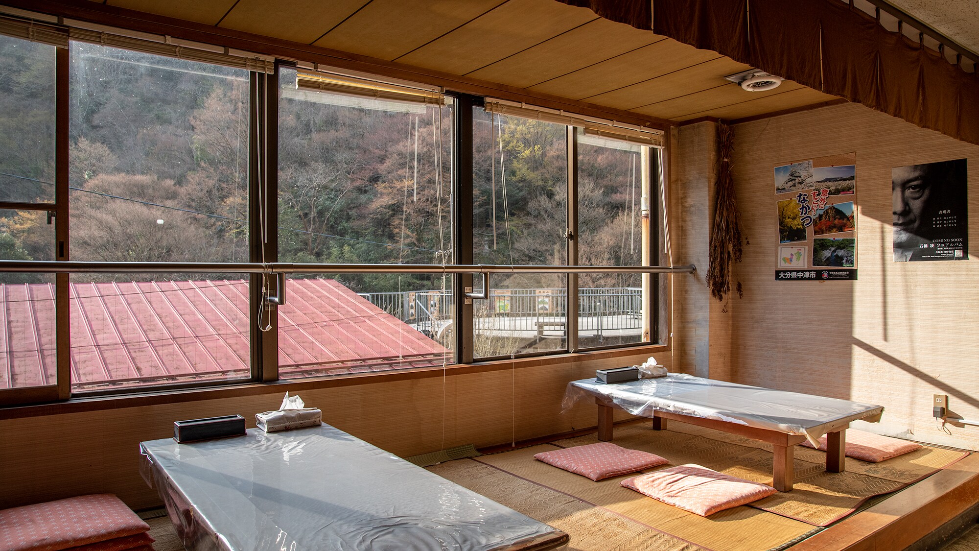 *[Dining] Enjoy dinner and breakfast while looking at the mountain scenery.