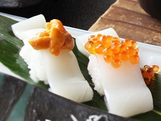 Plenty of seasonal squid! Enjoy with salmon roe and sea urchin on top!