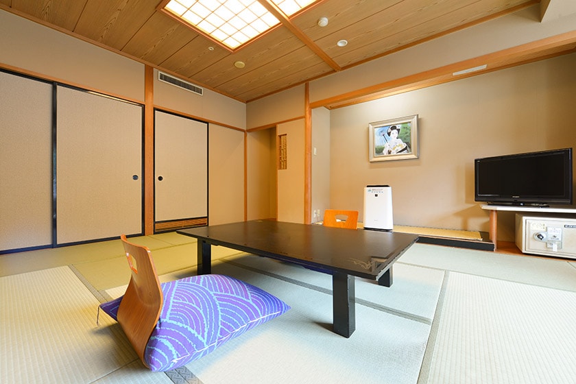 Superior room with Japanese-style indoor bath (Hyakkakan)