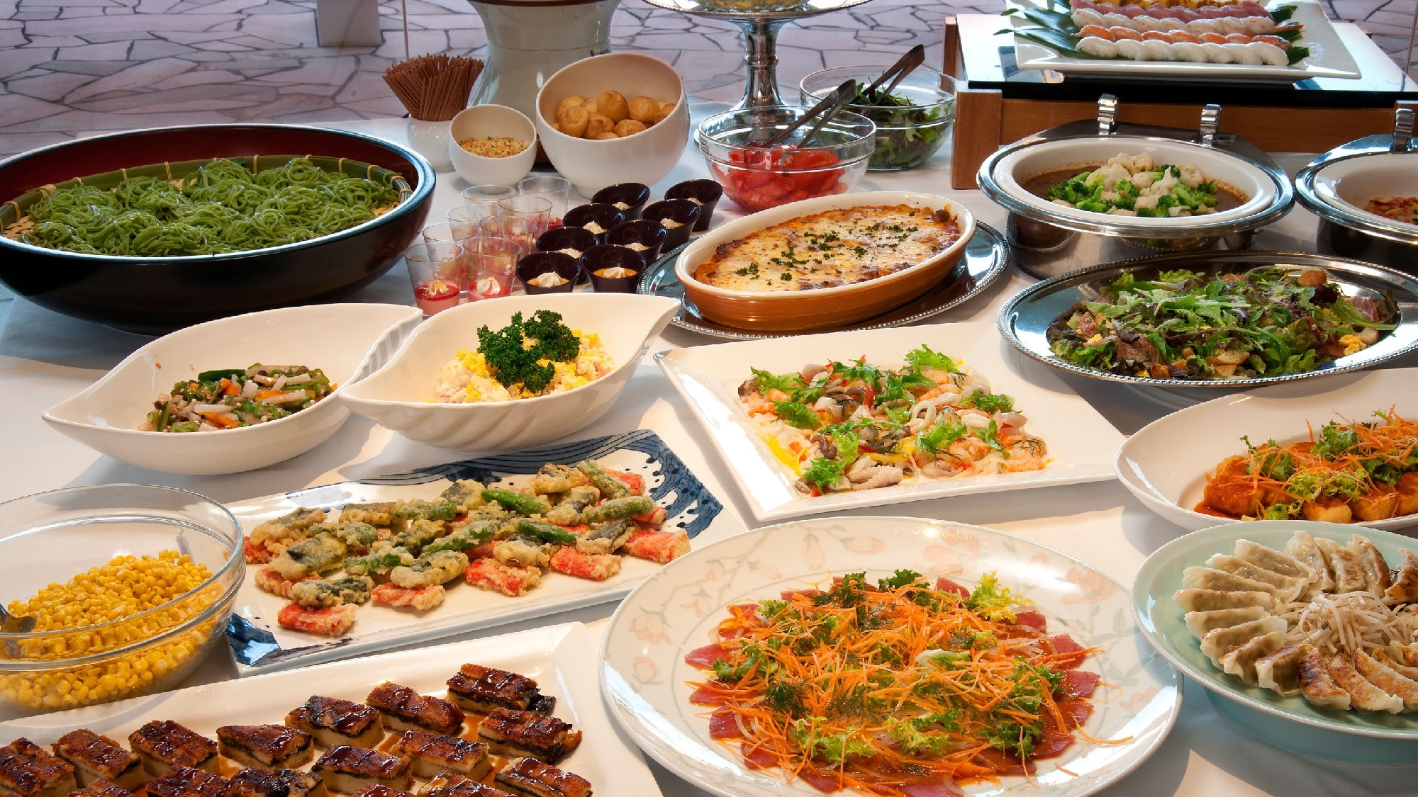 [Food] Dinner buffet | Enjoy as much as you like of whatever you like.