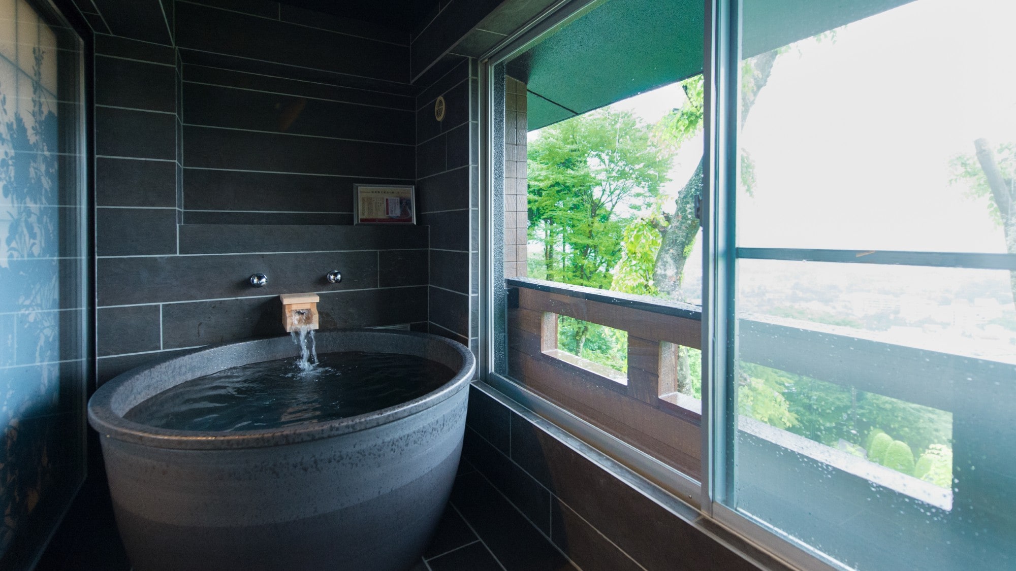 [ห้องพรีเมี่ยมสวีท ญี่ปุ่น-ตะวันตก] (66ตร.ม.)