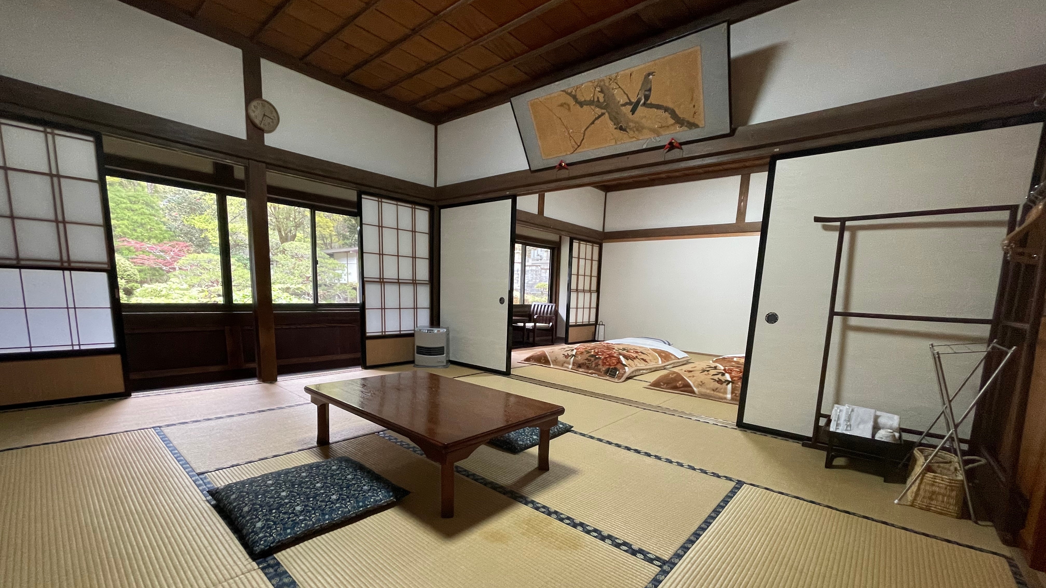 [Garden Special Room] Japanese-style room-20 tatami mats to enjoy the seasonal garden