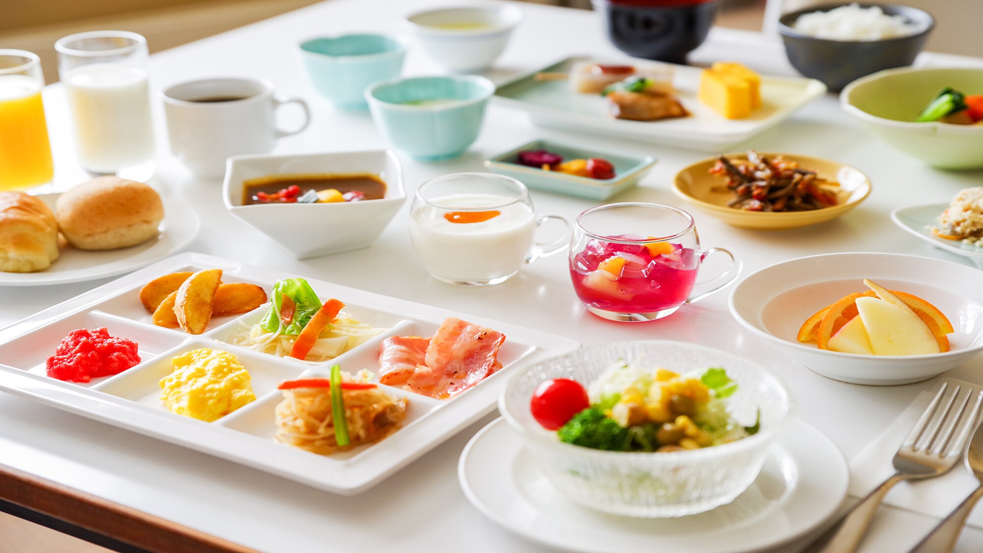 【早餐自助餐】自助餐形式，想吃什么就吃什么！