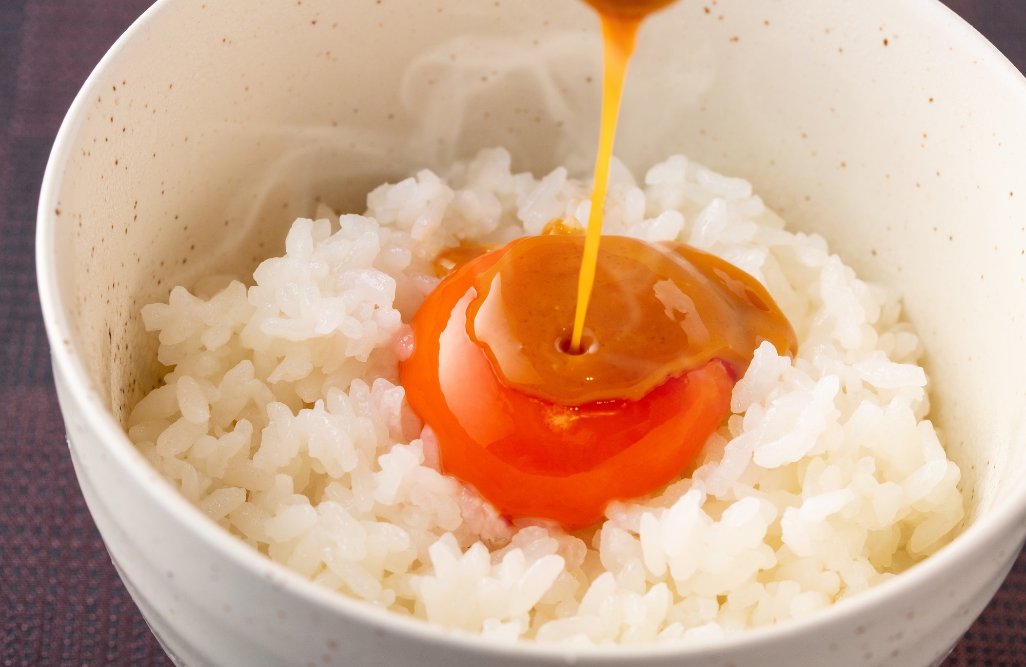 Sarapan: Tamagokake Gohan (telur spesial dengan saus kecap)