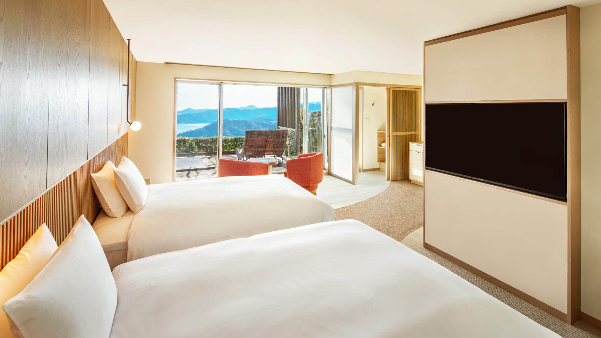 [Twin with open-air bath] A room where you can forget about time in a private 50m2 open-air bath.