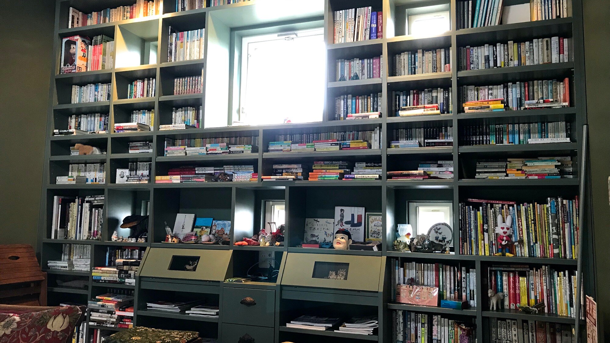 ชั้นวางหนังสือ 169