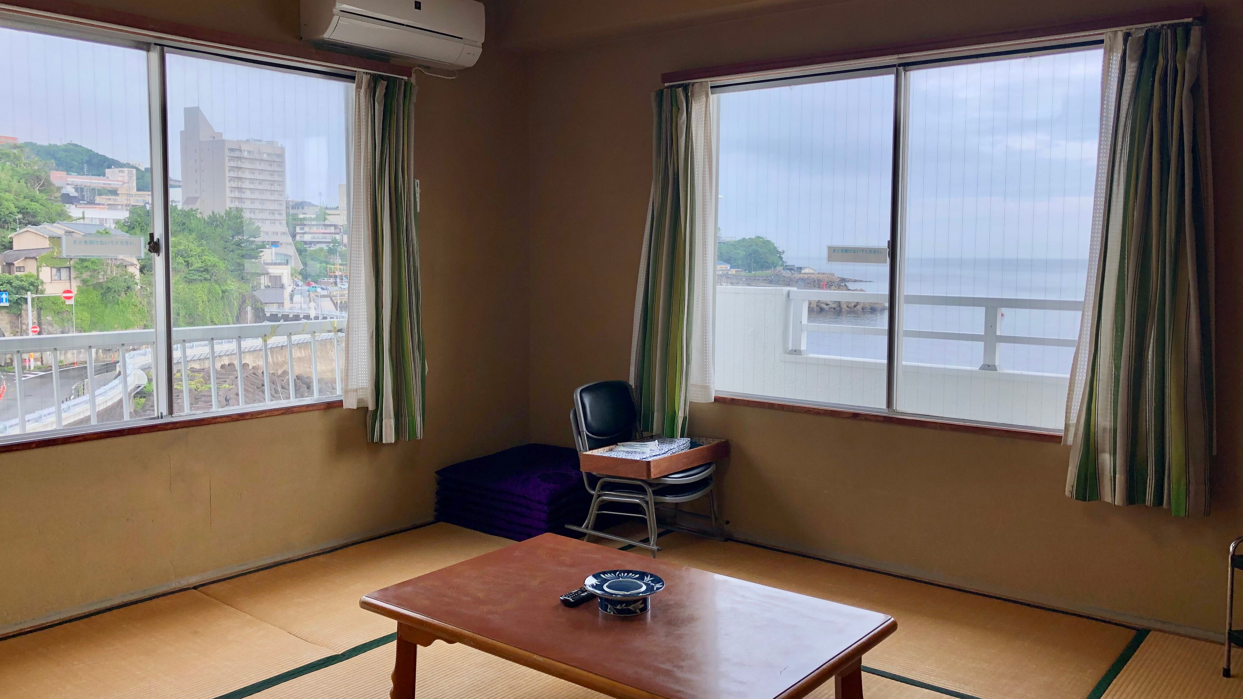[Main building] Japanese style room 8 tatami mats