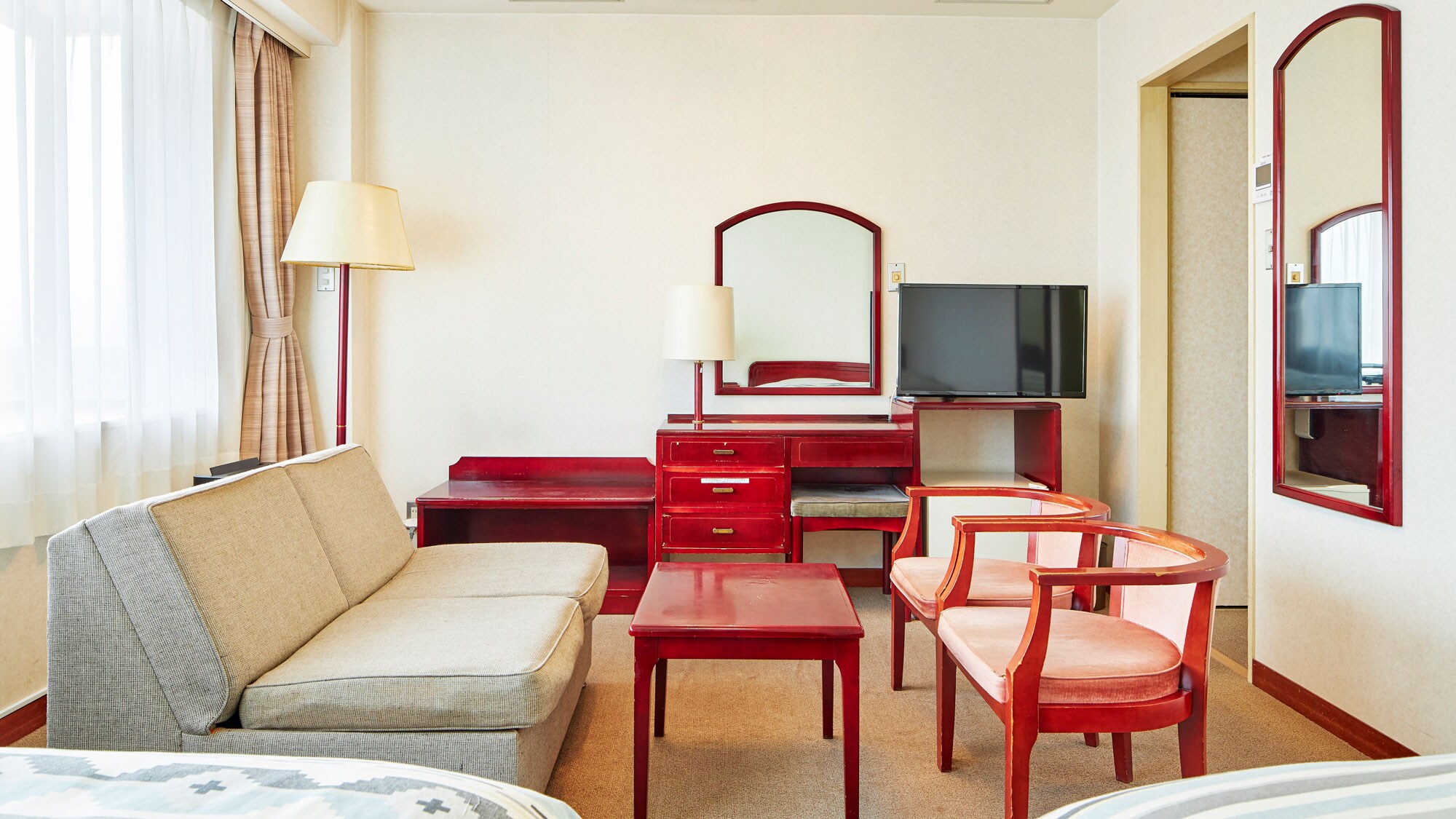 [Superior Twin] A Western-style twin room ideal for sightseeing.