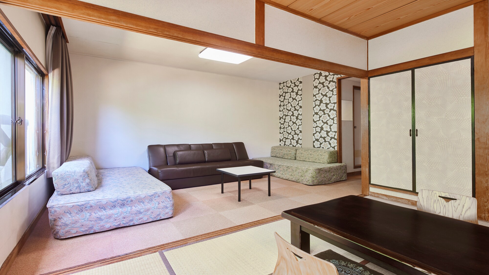 East Wing Family Room: Bedroom (normal)