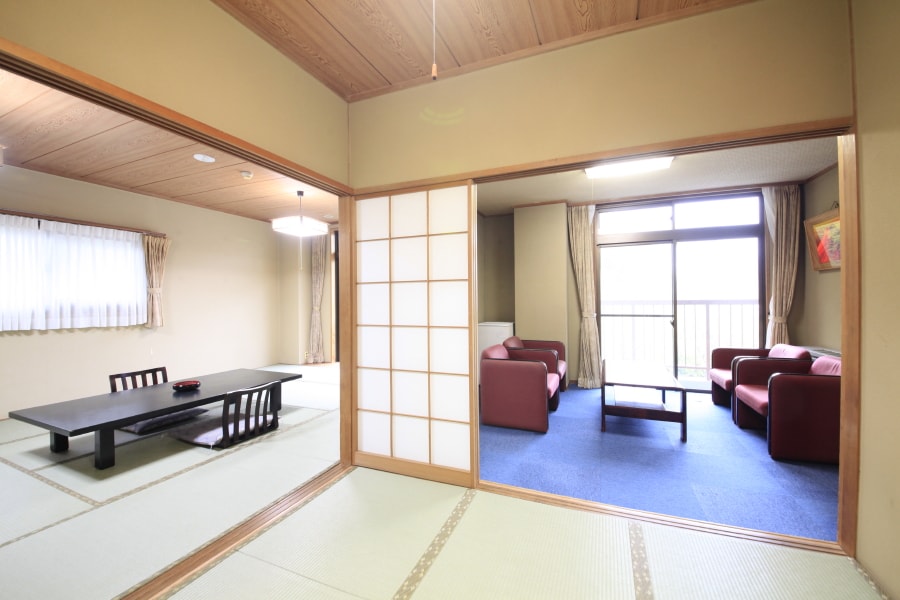 ห้องสไตล์ญี่ปุ่นริมลำธารบนภูเขาในอาคารหลัก 16 เสื่อทาทามิ (ชั้น 3) พร้อมอ่างอาบน้ำและห้องสุขา