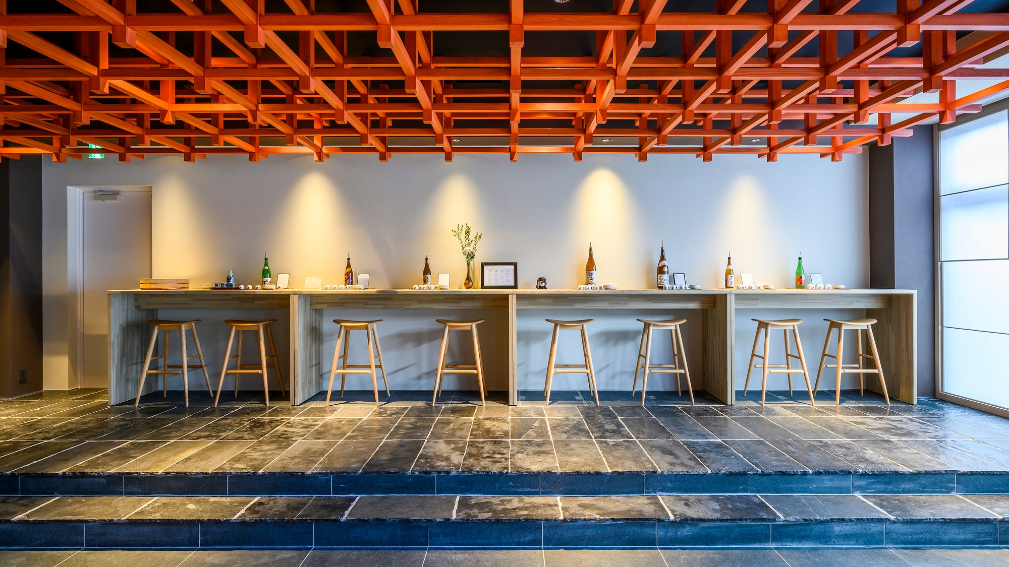 Lounge & Hida Takayama Sake / Pojok Sake Lokal