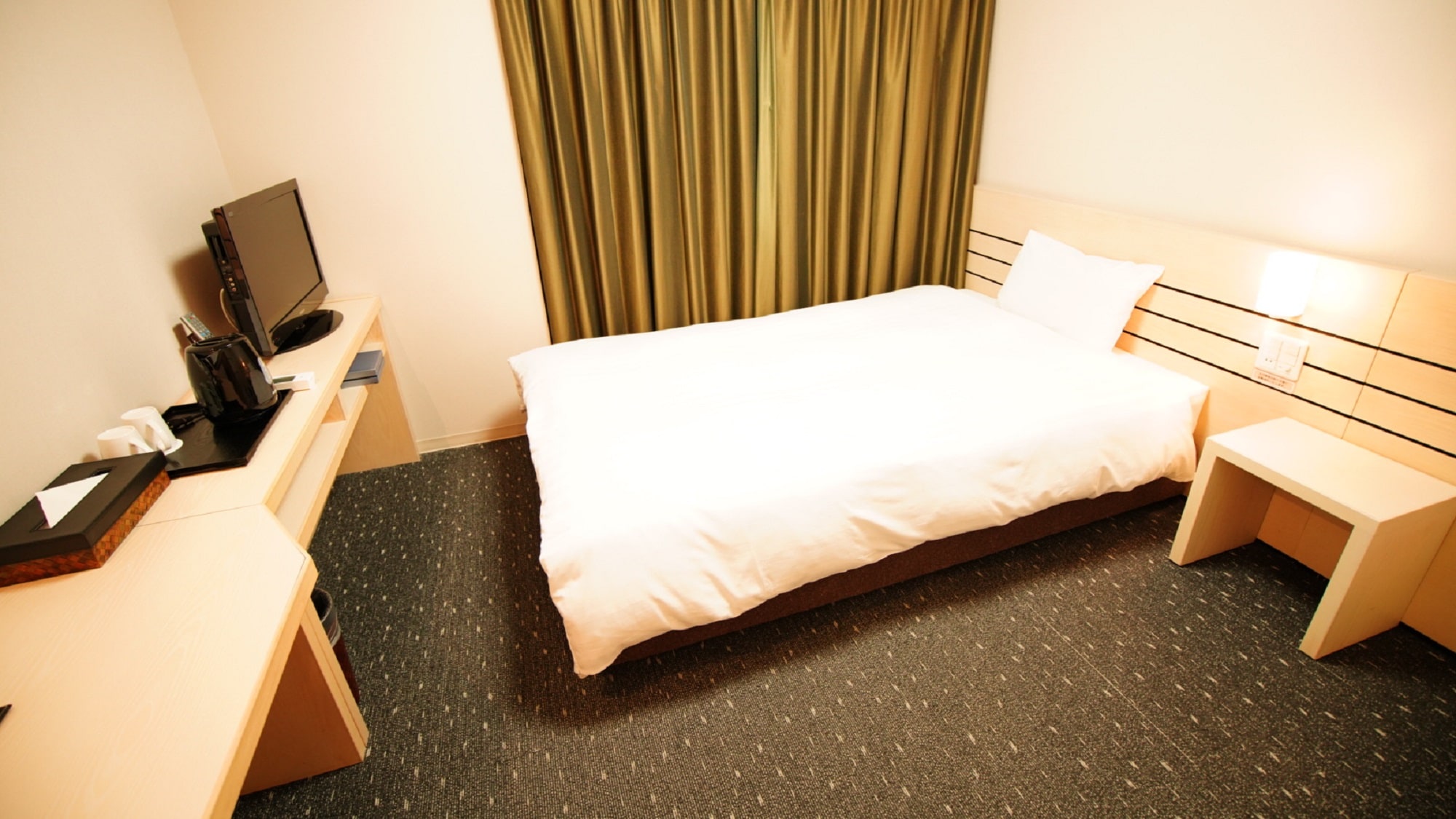 ◆ Single room (semi-double room) 15.0㎡ ～ 16.8㎡ Bed size: 120cm & times; 195cm