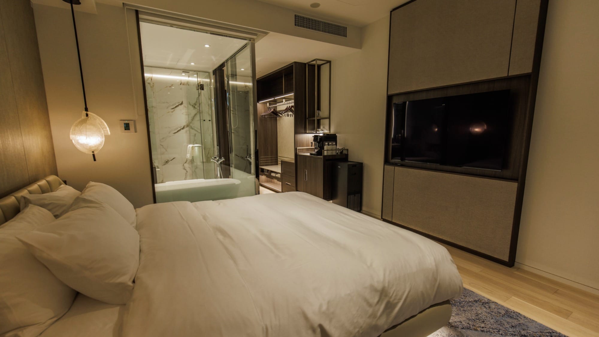 雙人房｜平均32平方米