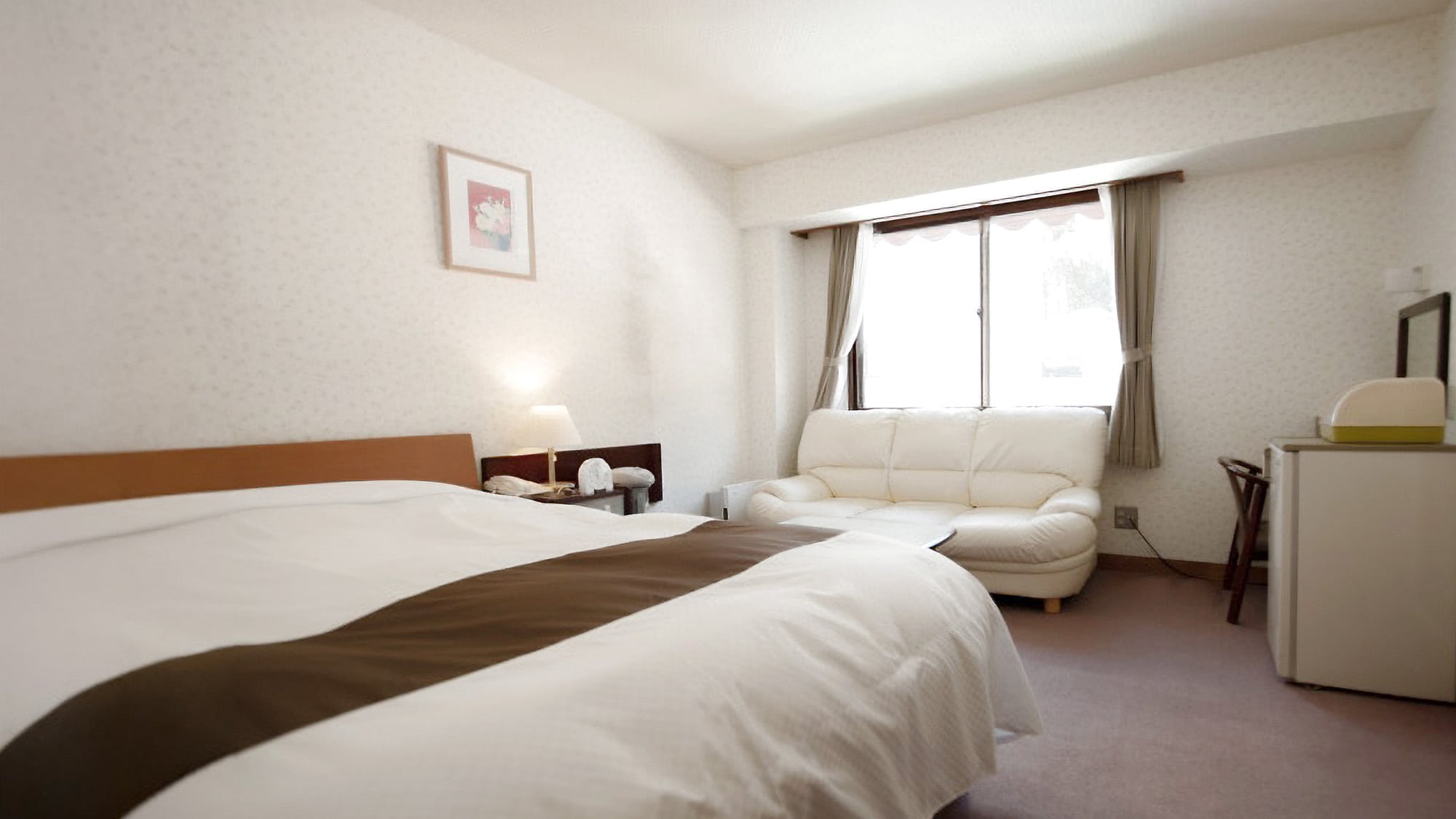 [Tòa nhà phía Đông] Phòng đôi theo phong cách phương Tây, 8 chiếu tatami (phía núi)