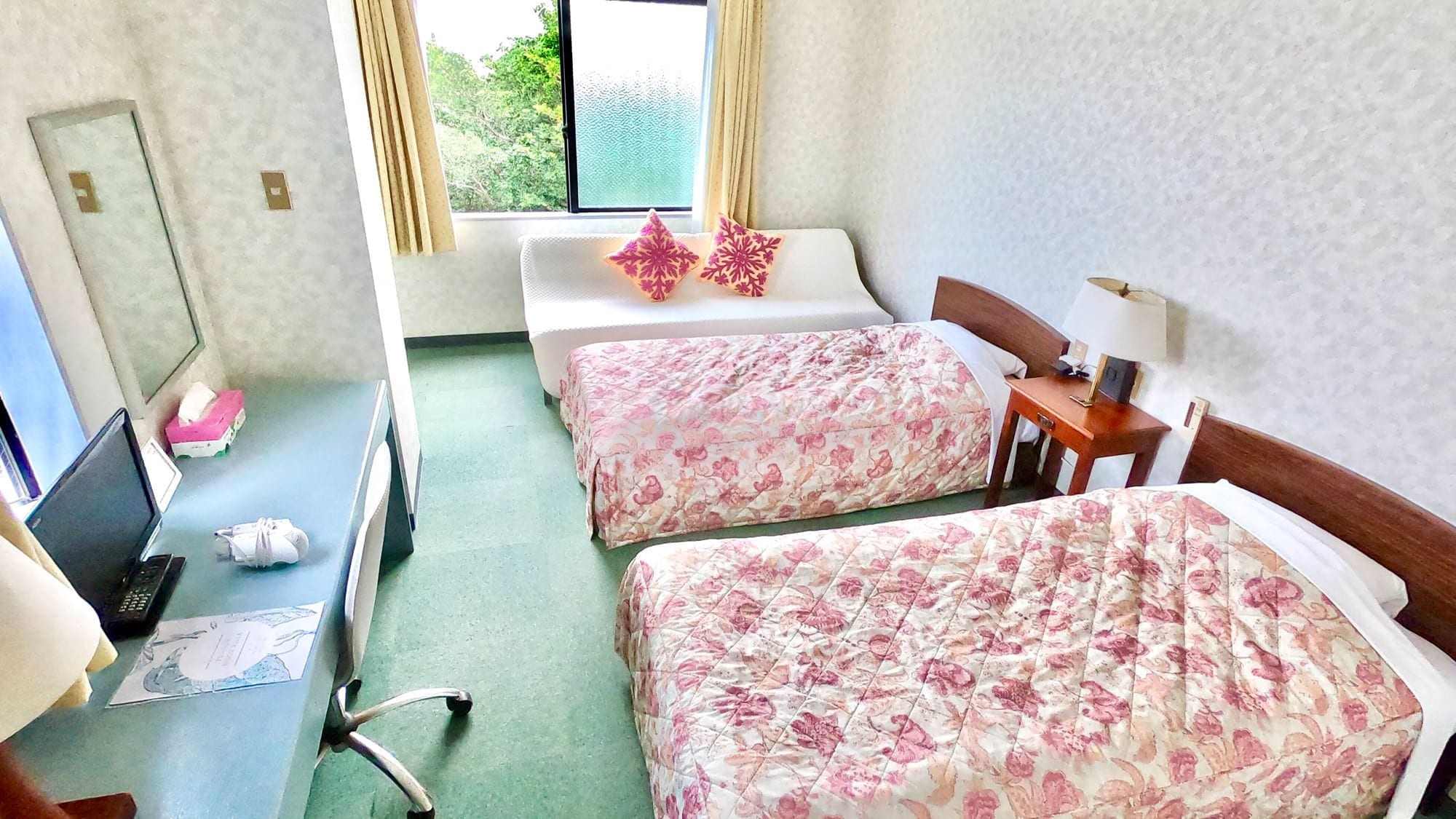 Twin room