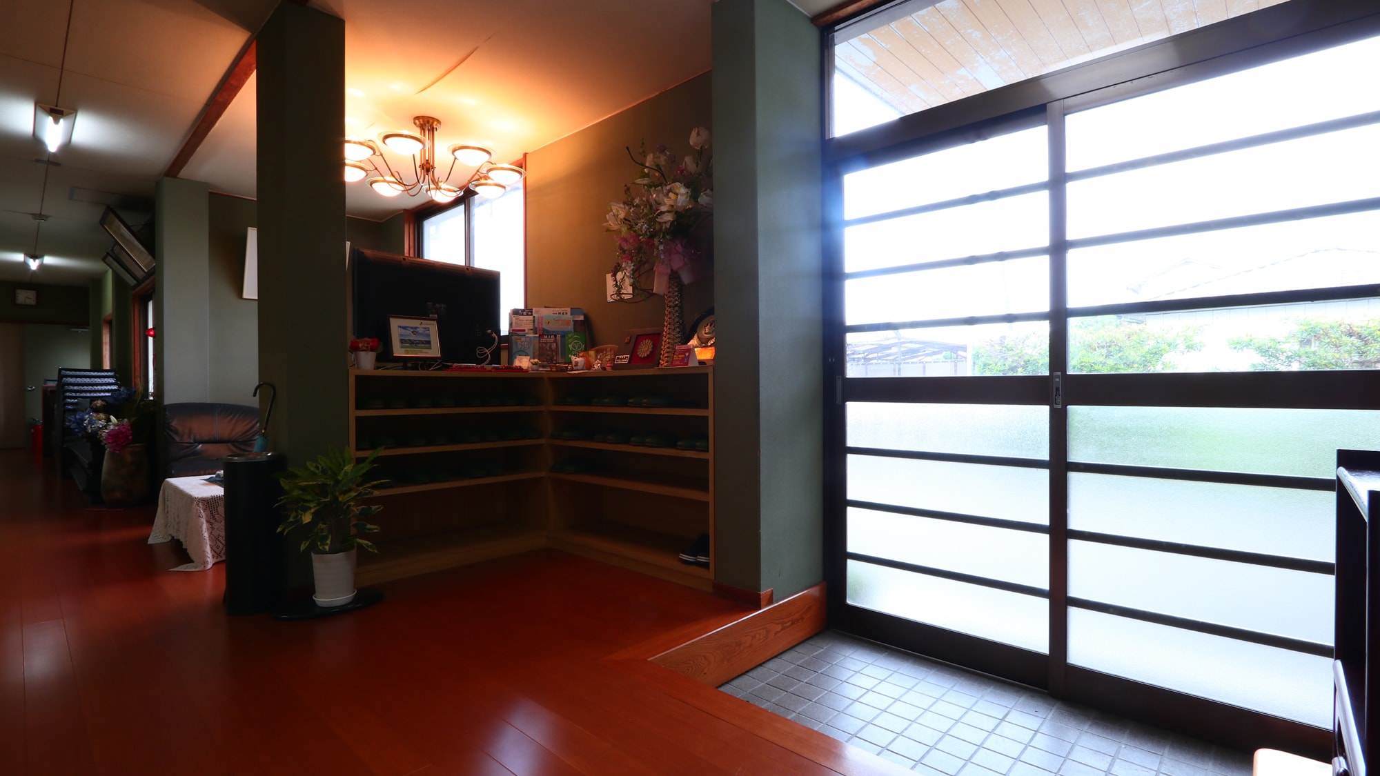 [Entrance] Please say "I'm home" when you come in.