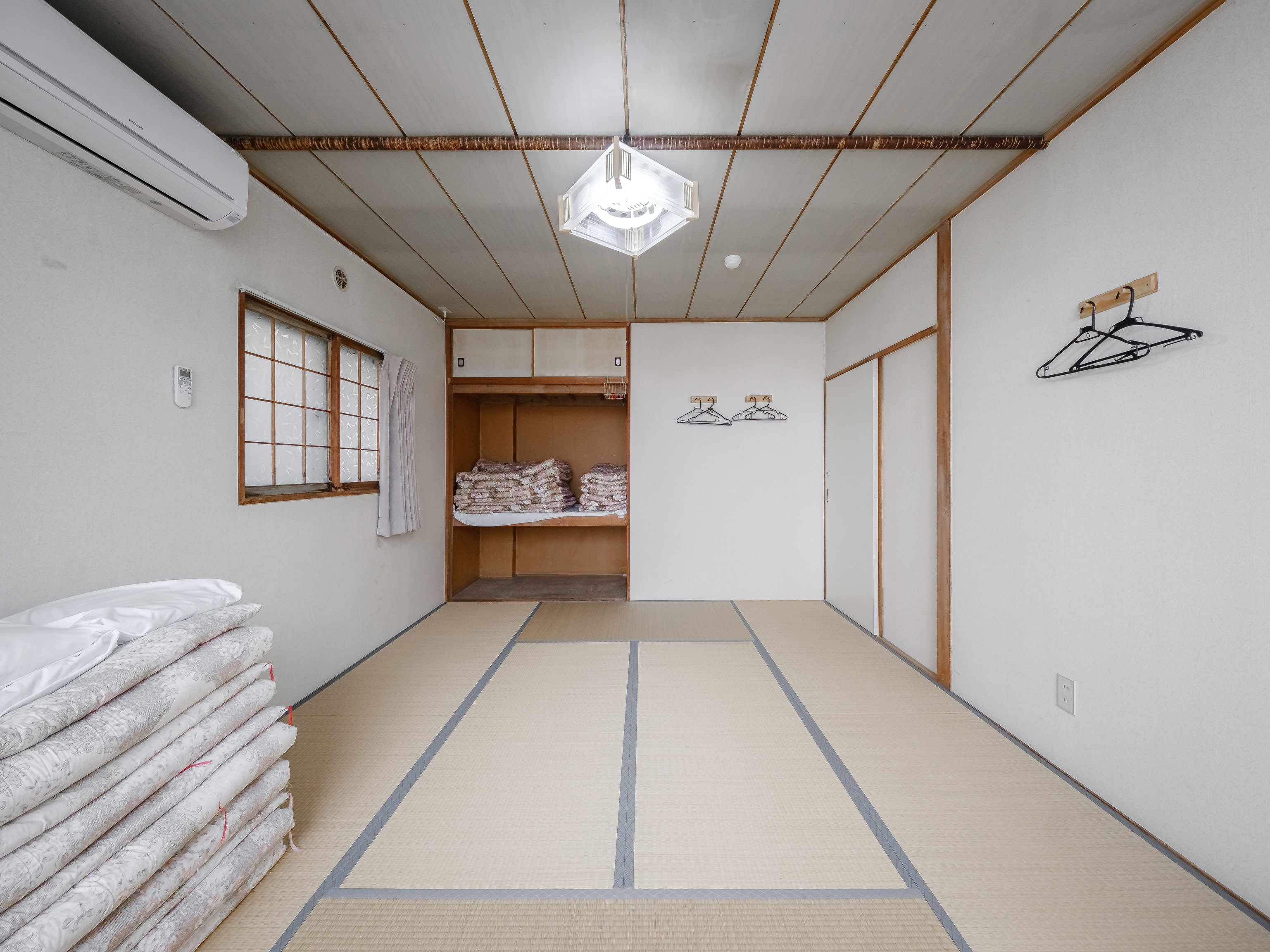 [Non-smoking] Japanese-style room for 1 to 6 people