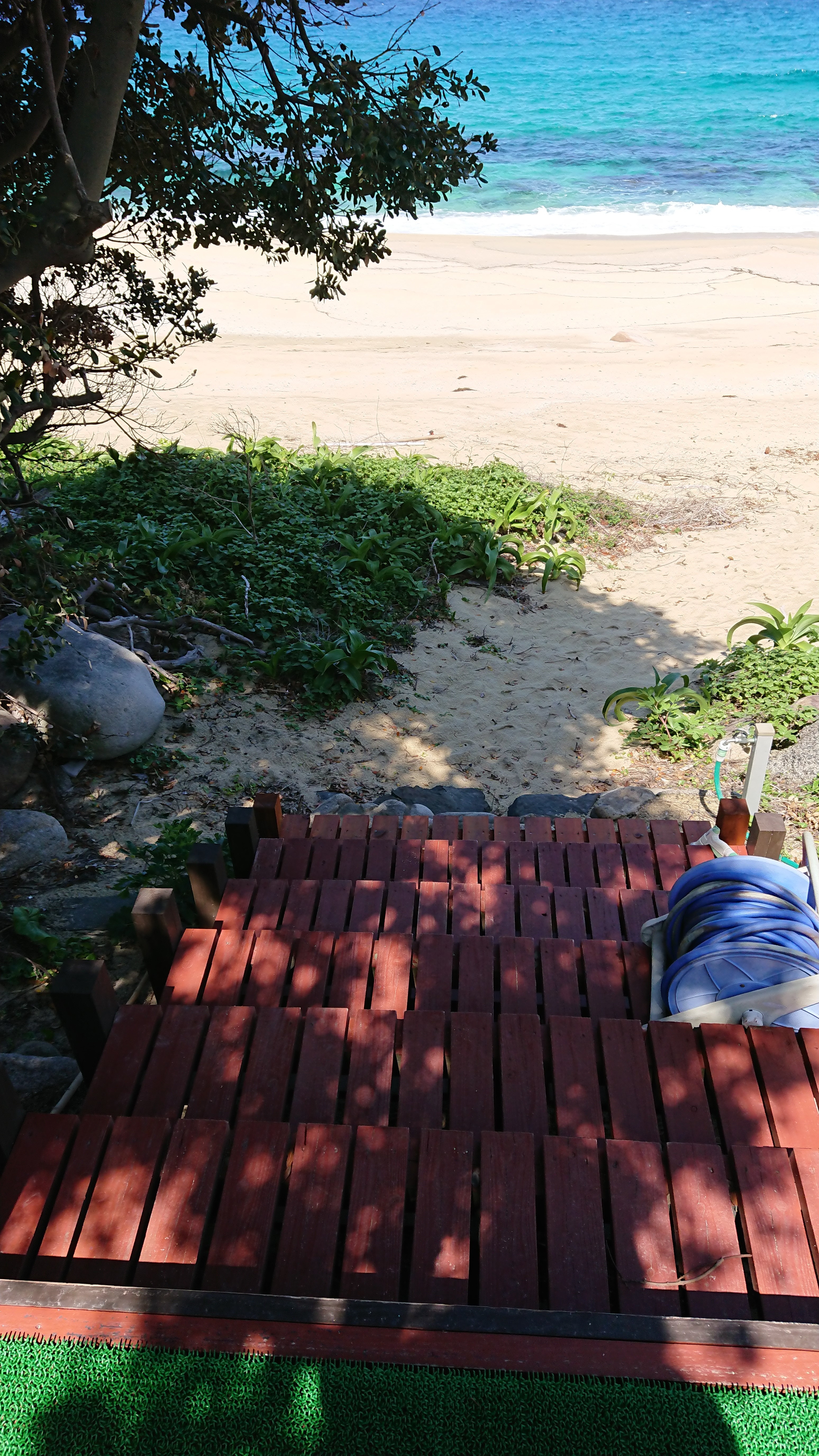 Deck to beach