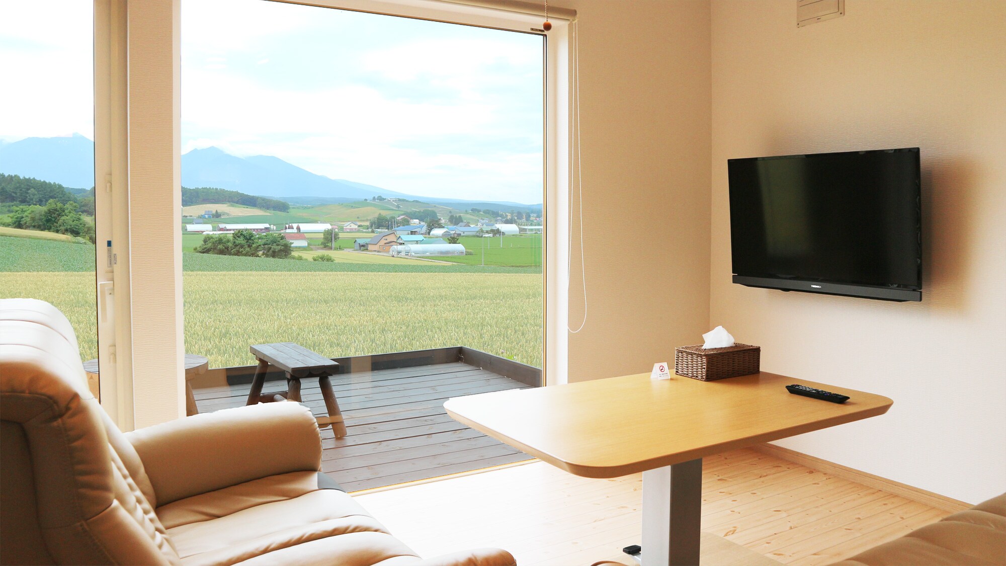 * มีระเบียงนอกบ้านส่วนตัว / ห้องนั่งเล่น สัมผัสสายลมแห่งฟุราโนะและผ่อนคลายอย่างอิสระ