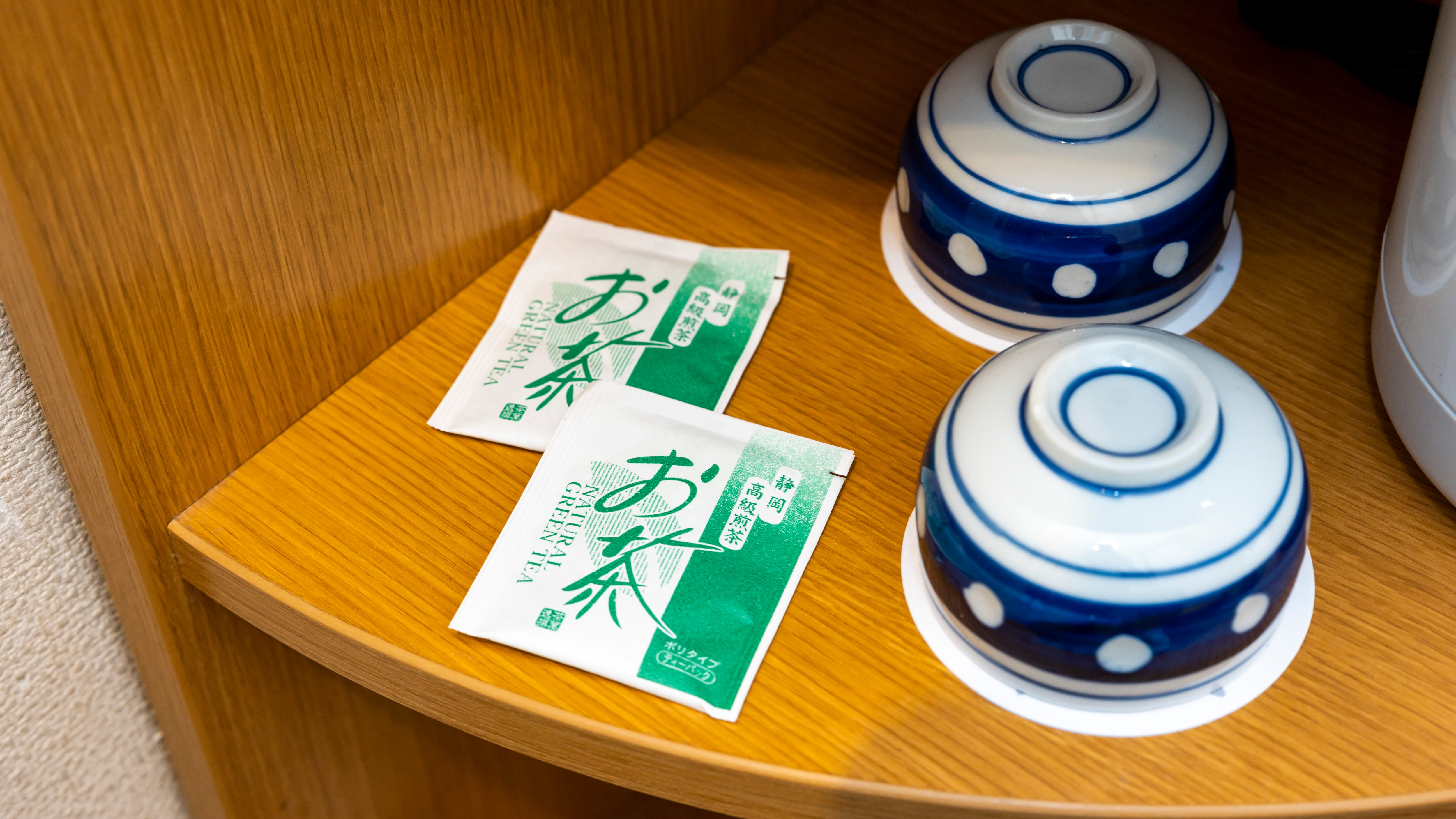 It is Shizuoka style to prepare tea in the room