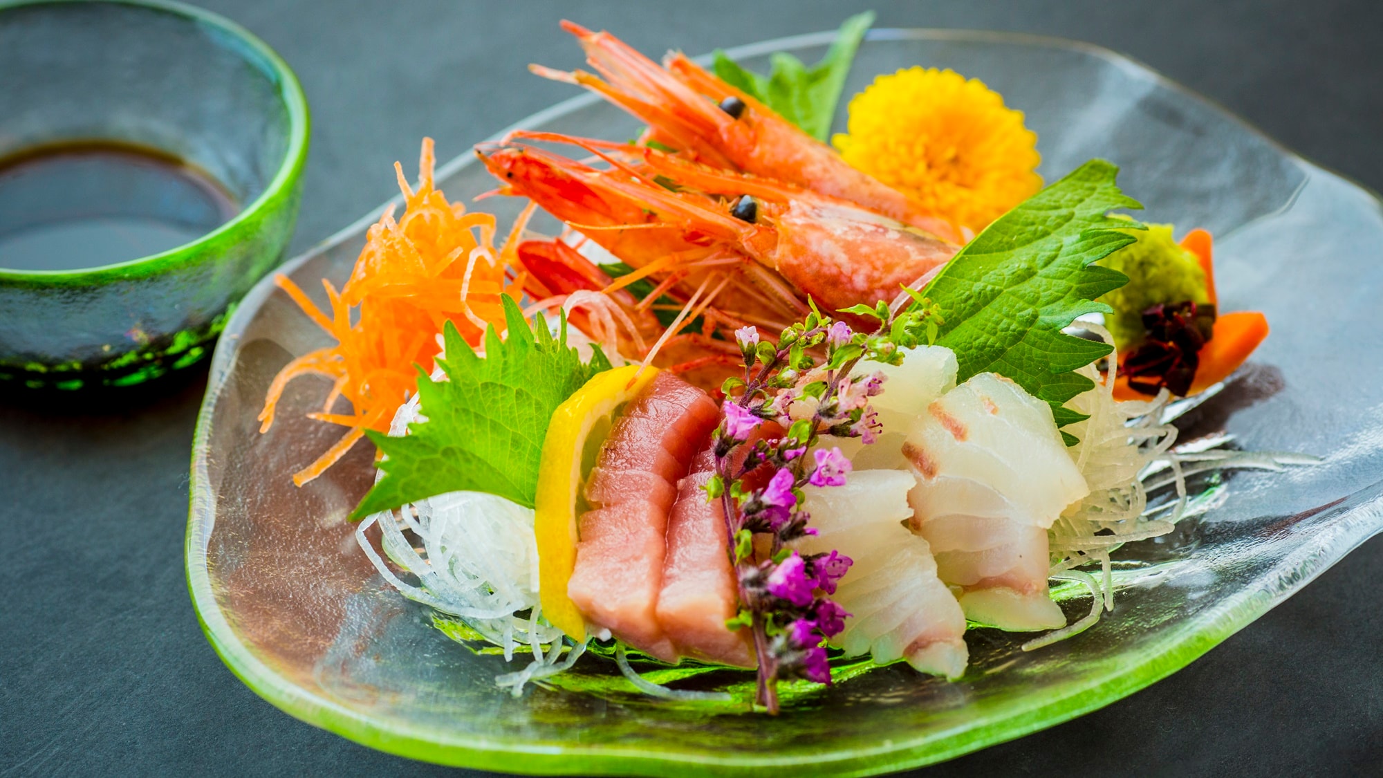 Delicious small portion kaiseki cuisine example