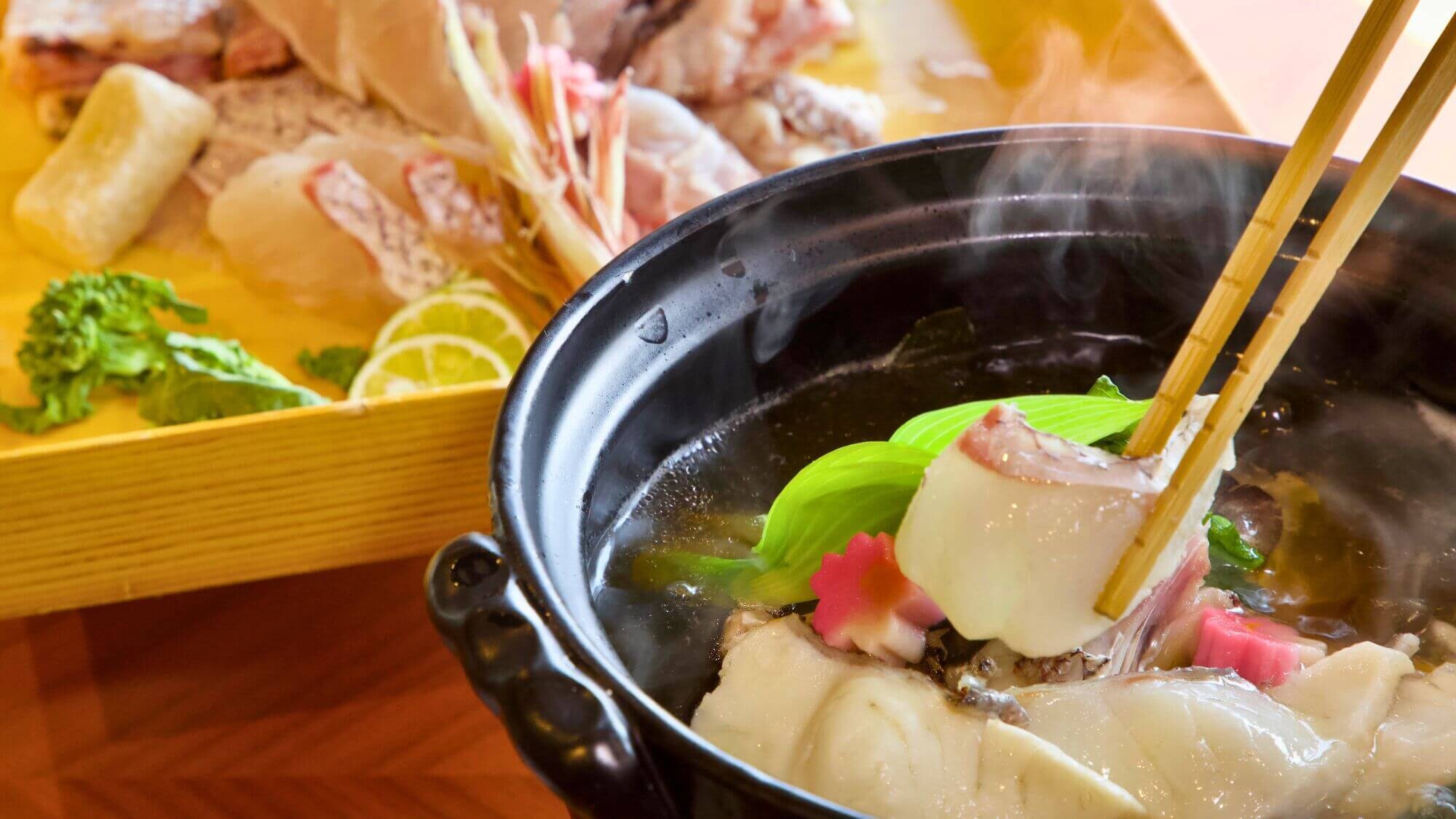 [Ví dụ về bữa tối] Sukiyaki cá tráp biển. Đây là món lẩu thanh tao và sang trọng, thích hợp cho những dịp đặc biệt.