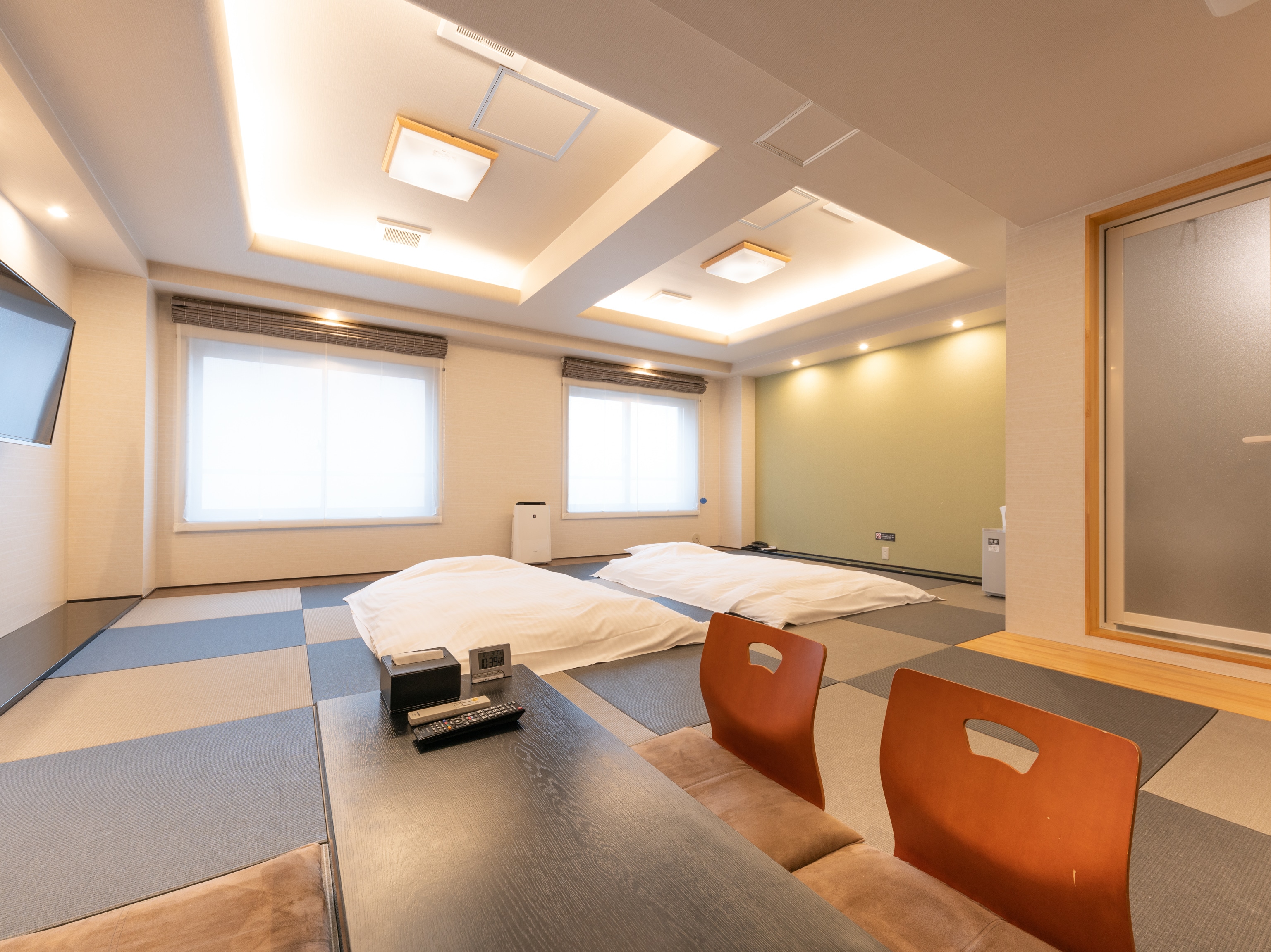 Phòng kiểu Nhật cho sáu người, có nệm futon