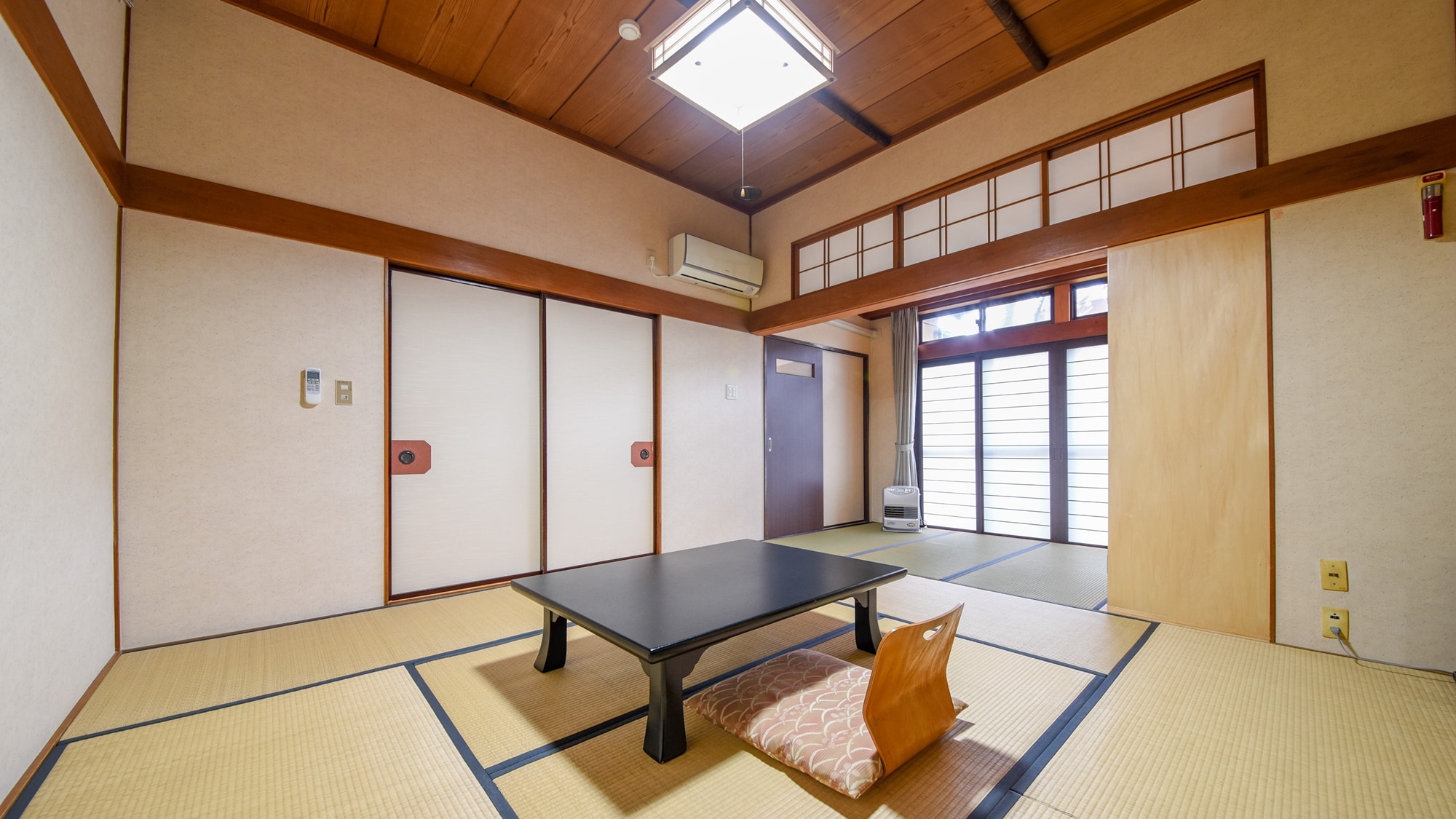 *Japanese-style room selection