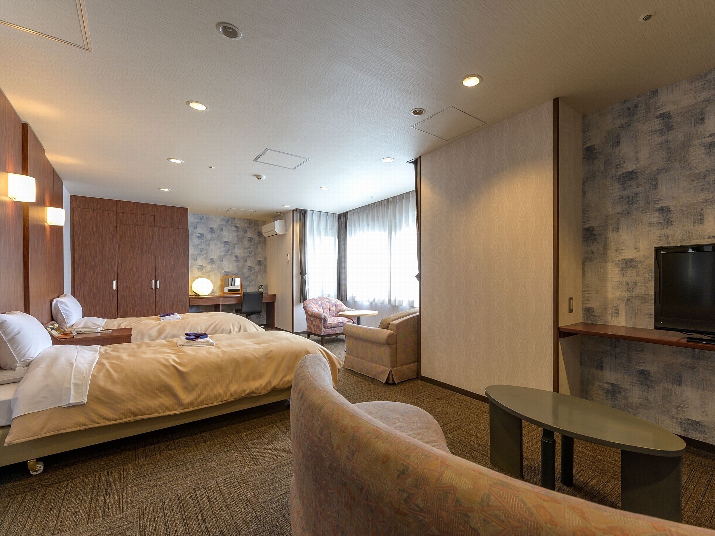@Hotel building 4th floor triple room