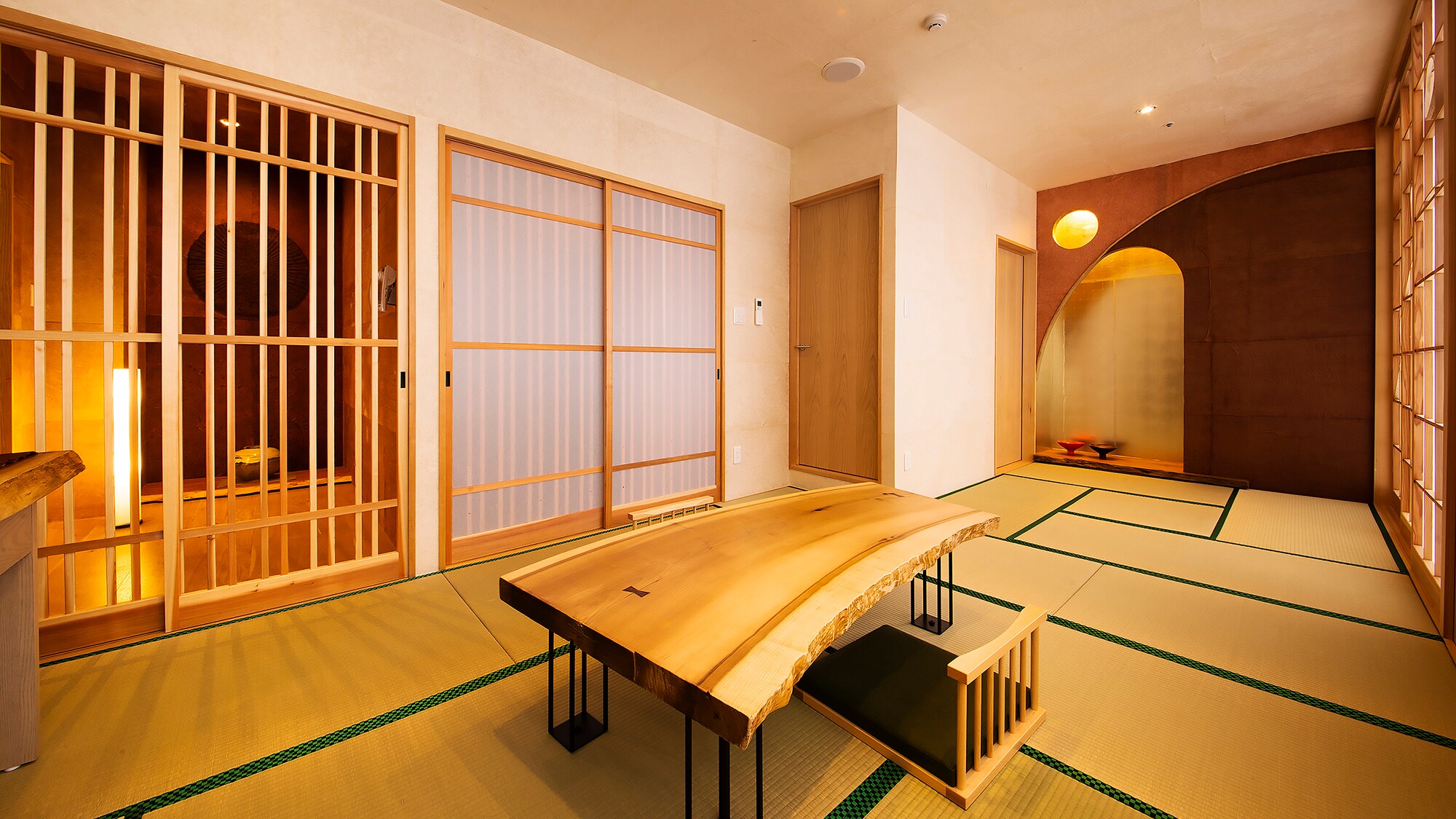 [Designer's Japanese-Western Room -Yawaragi-]