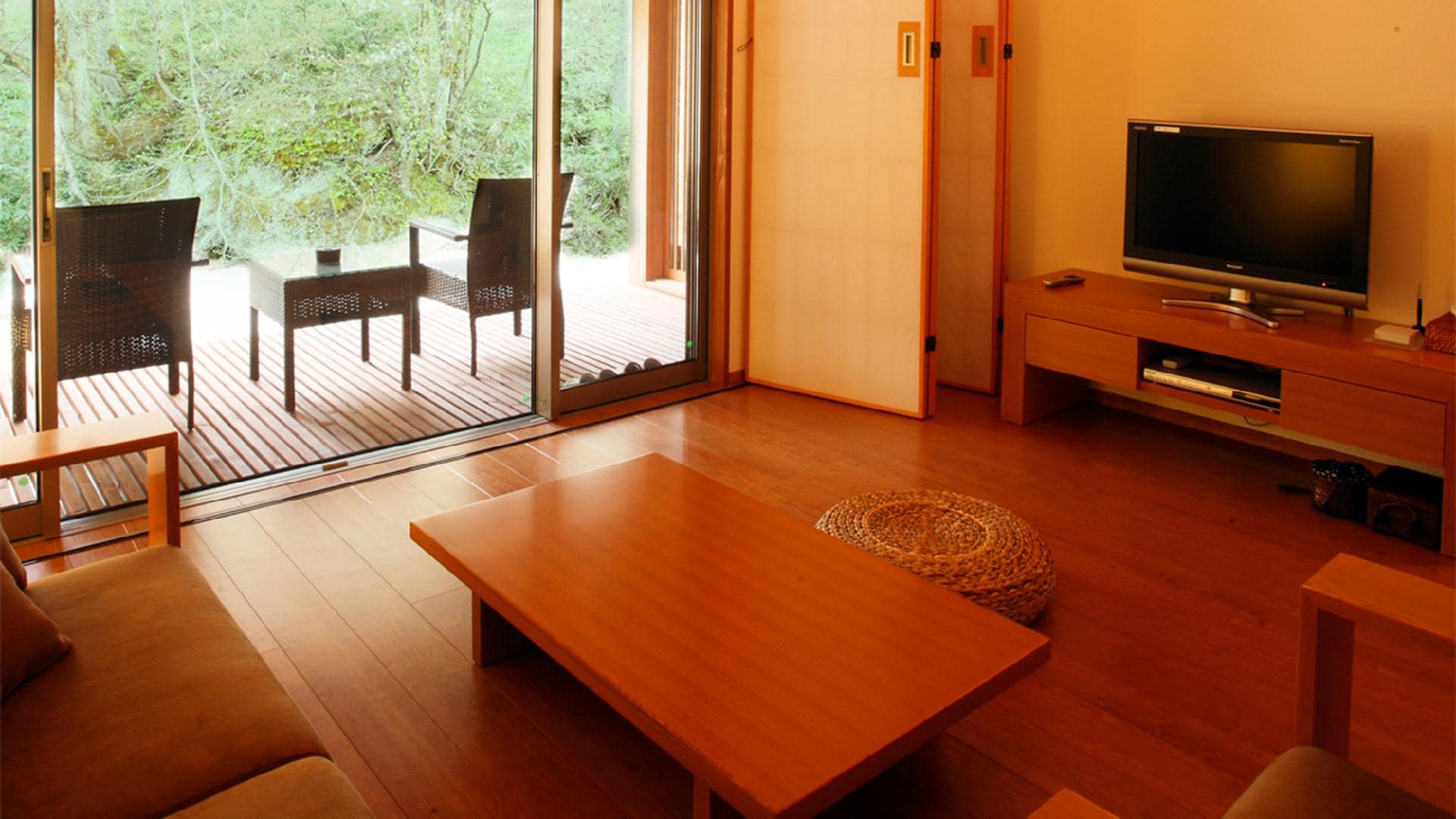 Hollywood Twin ◆ Foothills -ROKUJUBO- ◆ [Living Room]