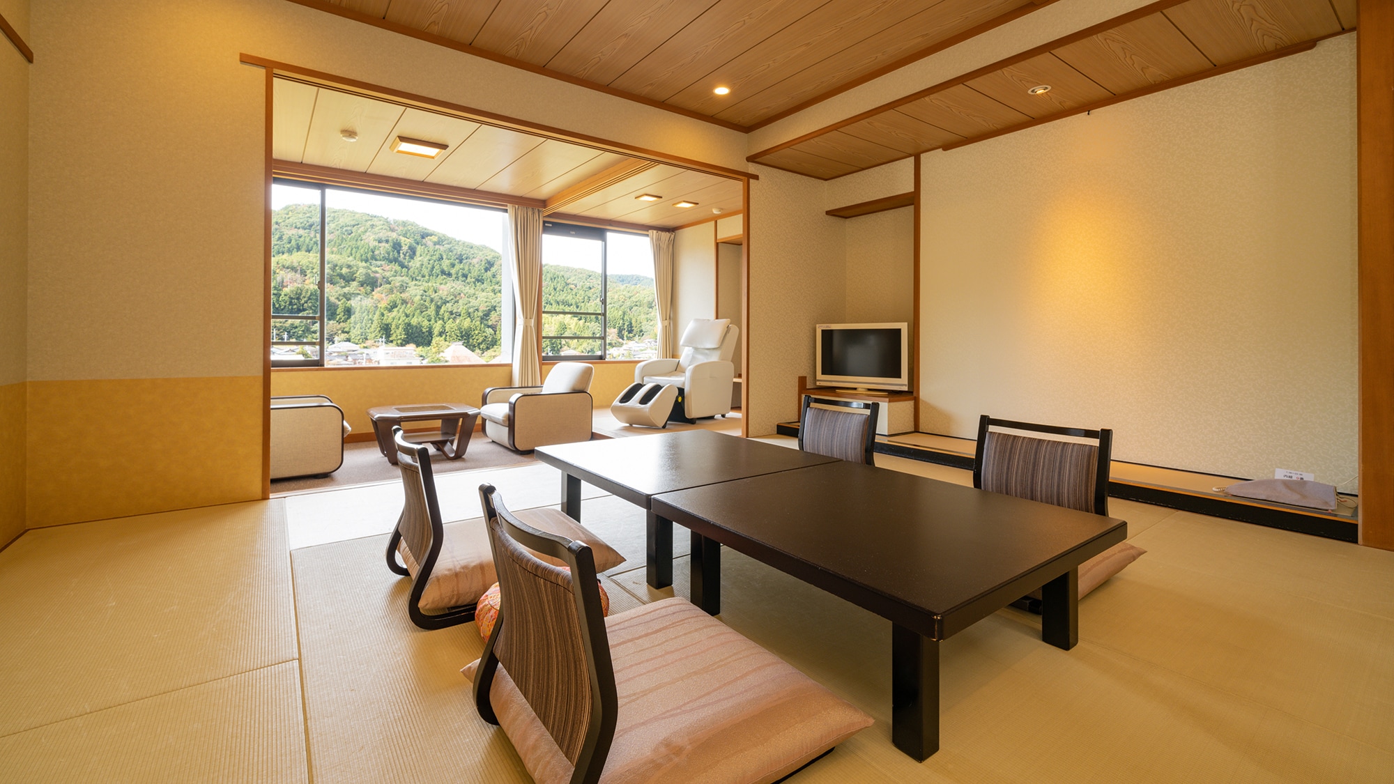 [Yahiko mountain range large panorama room] Japanese-style room, non-smoking 12.5 + 3 tatami mats + wide veranda (image) Facilities vary depending on the room