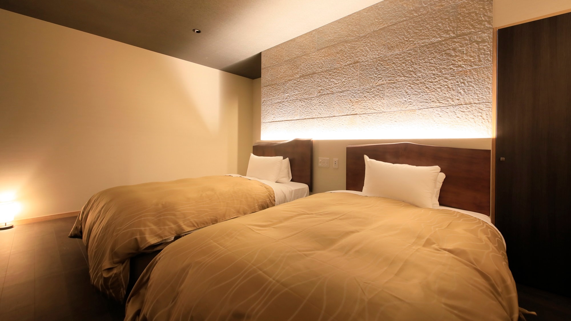 [New building] 1st floor Japanese-Western twin room / 40 square meters / Non-smoking