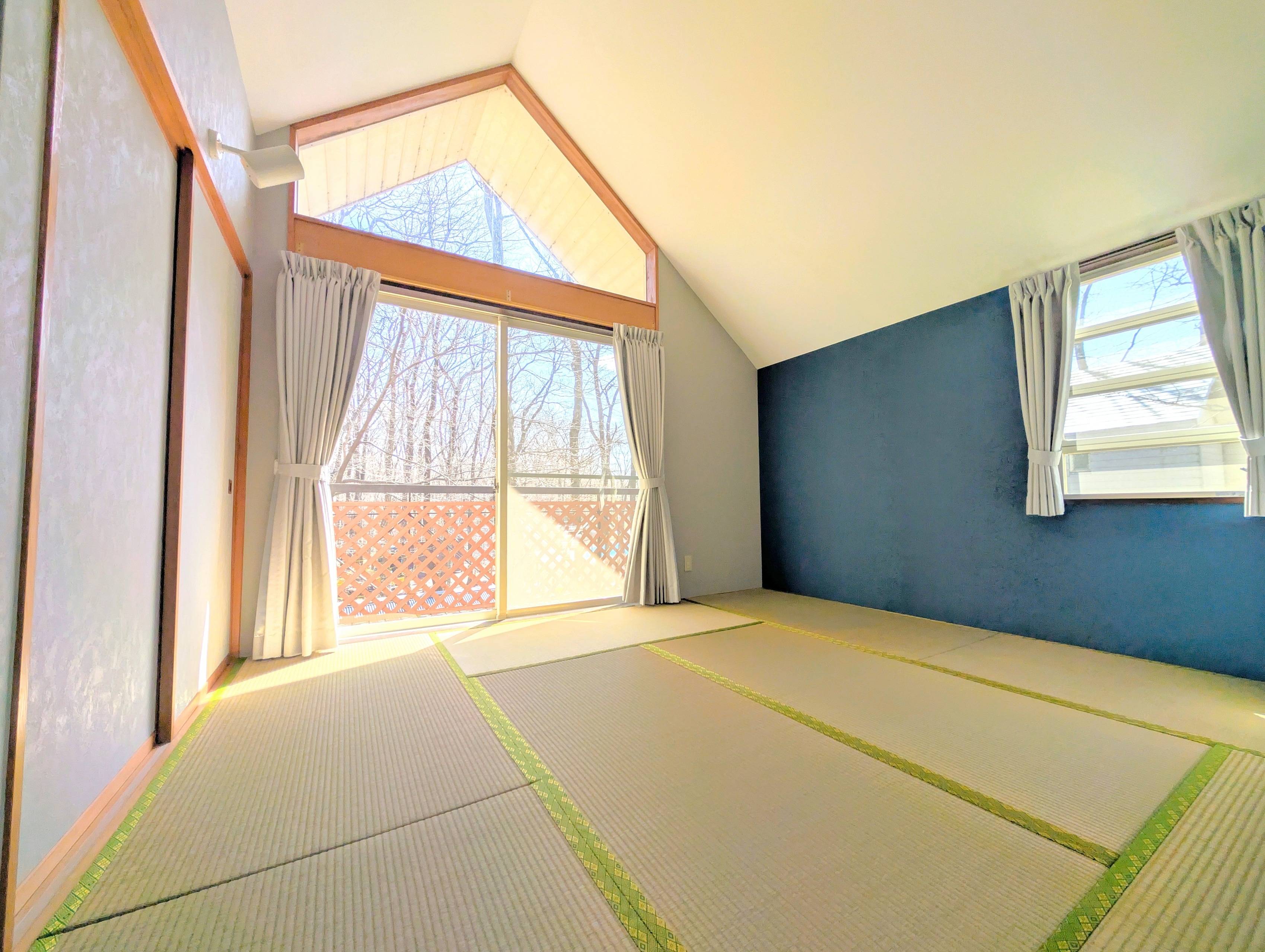Safe for babies and children! Japanese-style rooms over 8 tatami mats available!