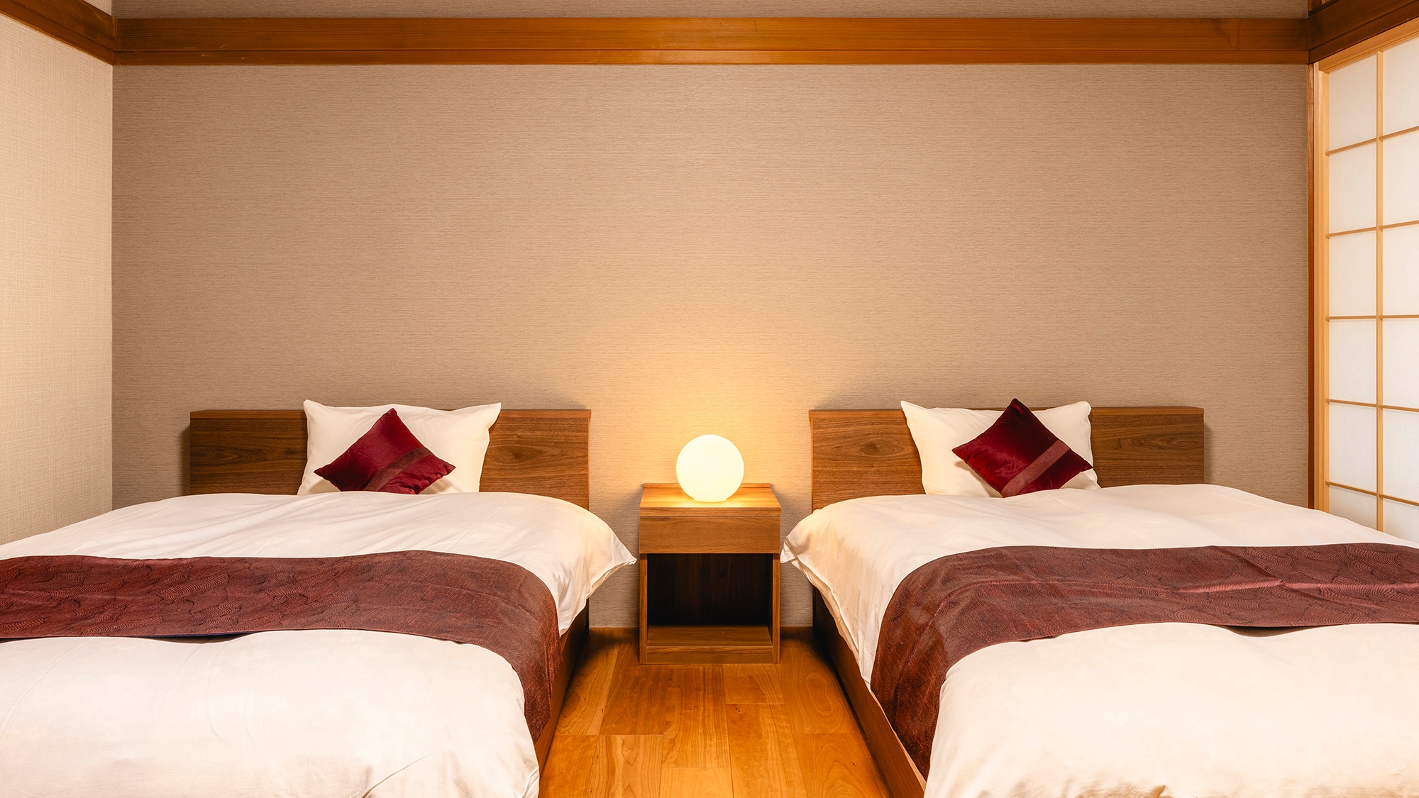 [Moderate Twin] A space where Japanese elegance and Western functional beauty come together in harmony. We offer a comfortable stay.