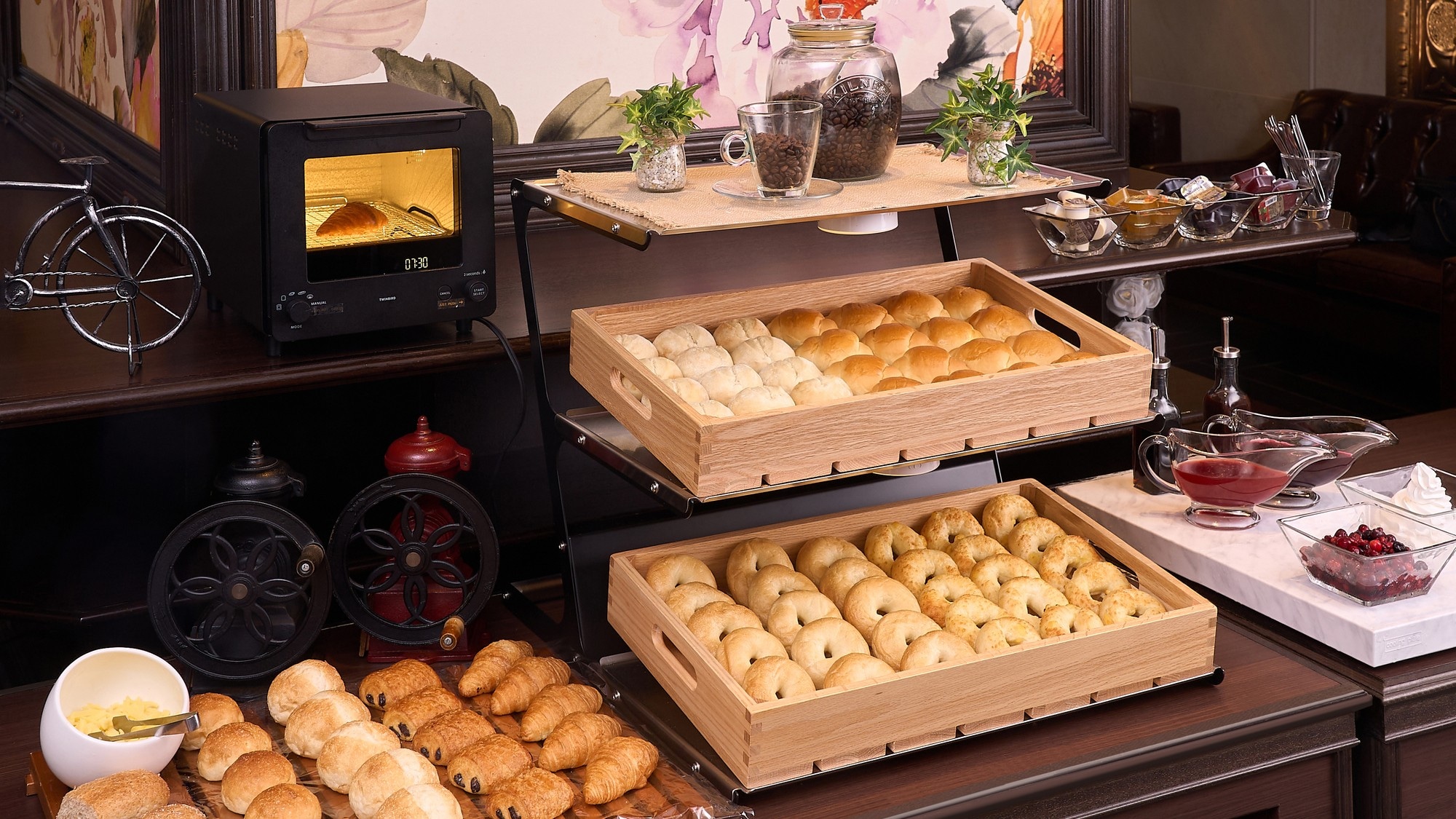 [Western breakfast buffet] Freshly baked bread