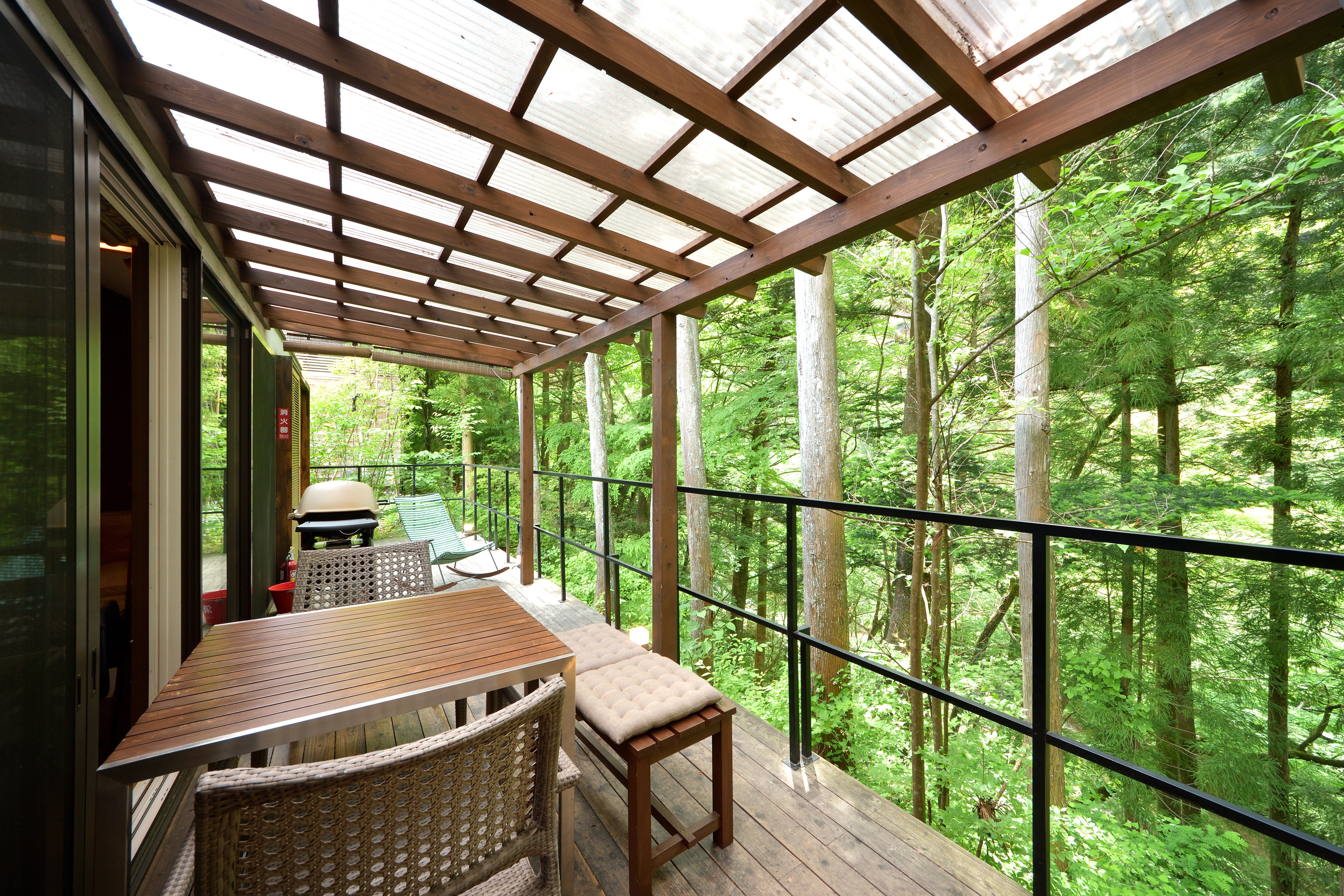 Brown Premium: Terrace