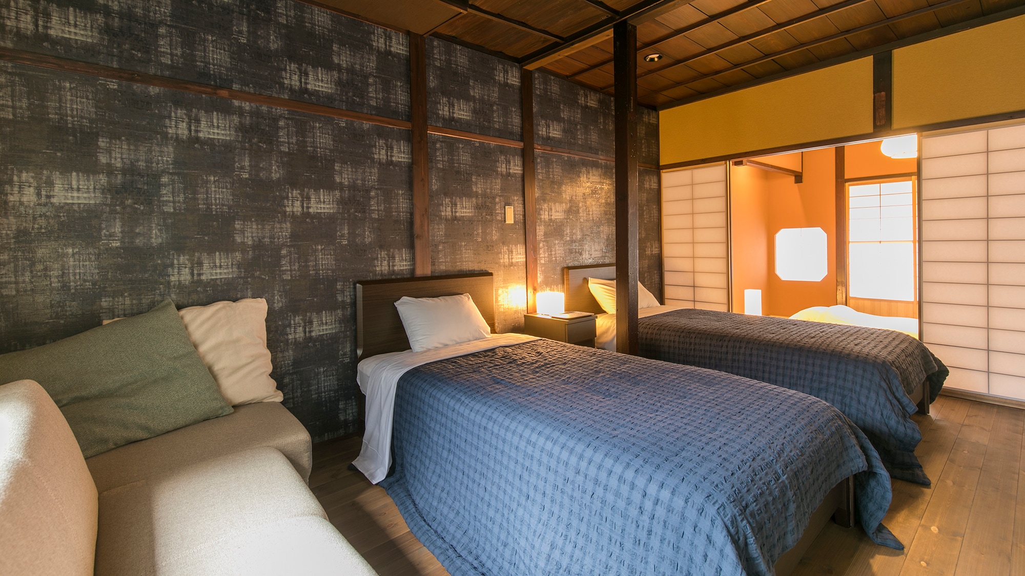 Guest room [flower] bedroom